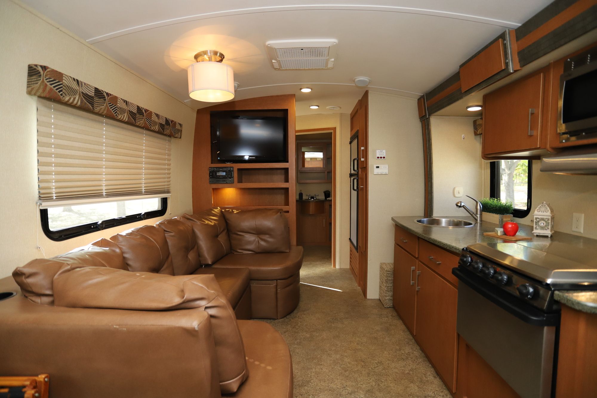 Used 2013 Keystone Vantage 25RBS Travel Trailer  For Sale