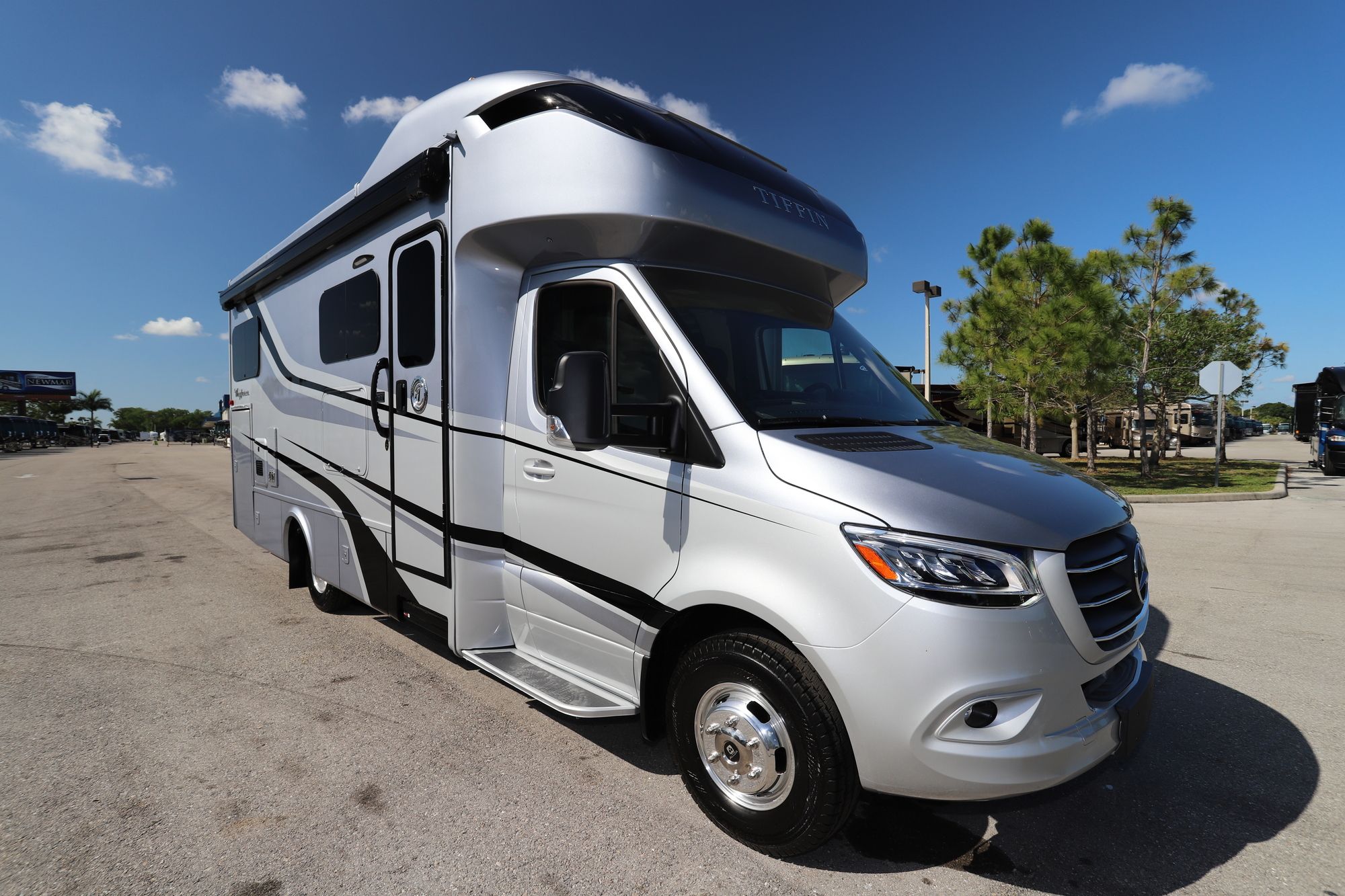 New 2020 Tiffin Motor Homes Wayfarer 25LW Class C  For Sale