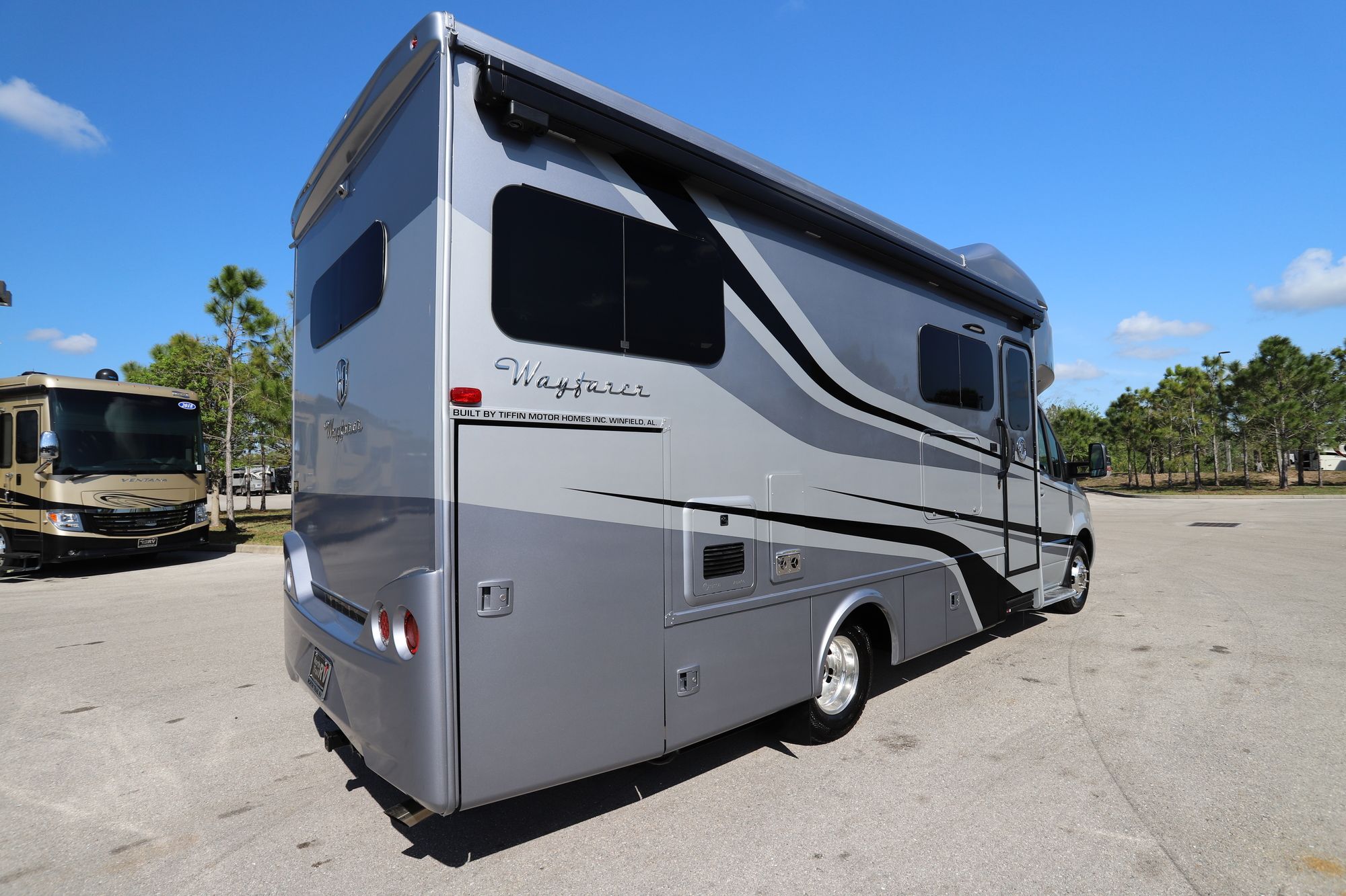 New 2020 Tiffin Motor Homes Wayfarer 25LW Class C  For Sale