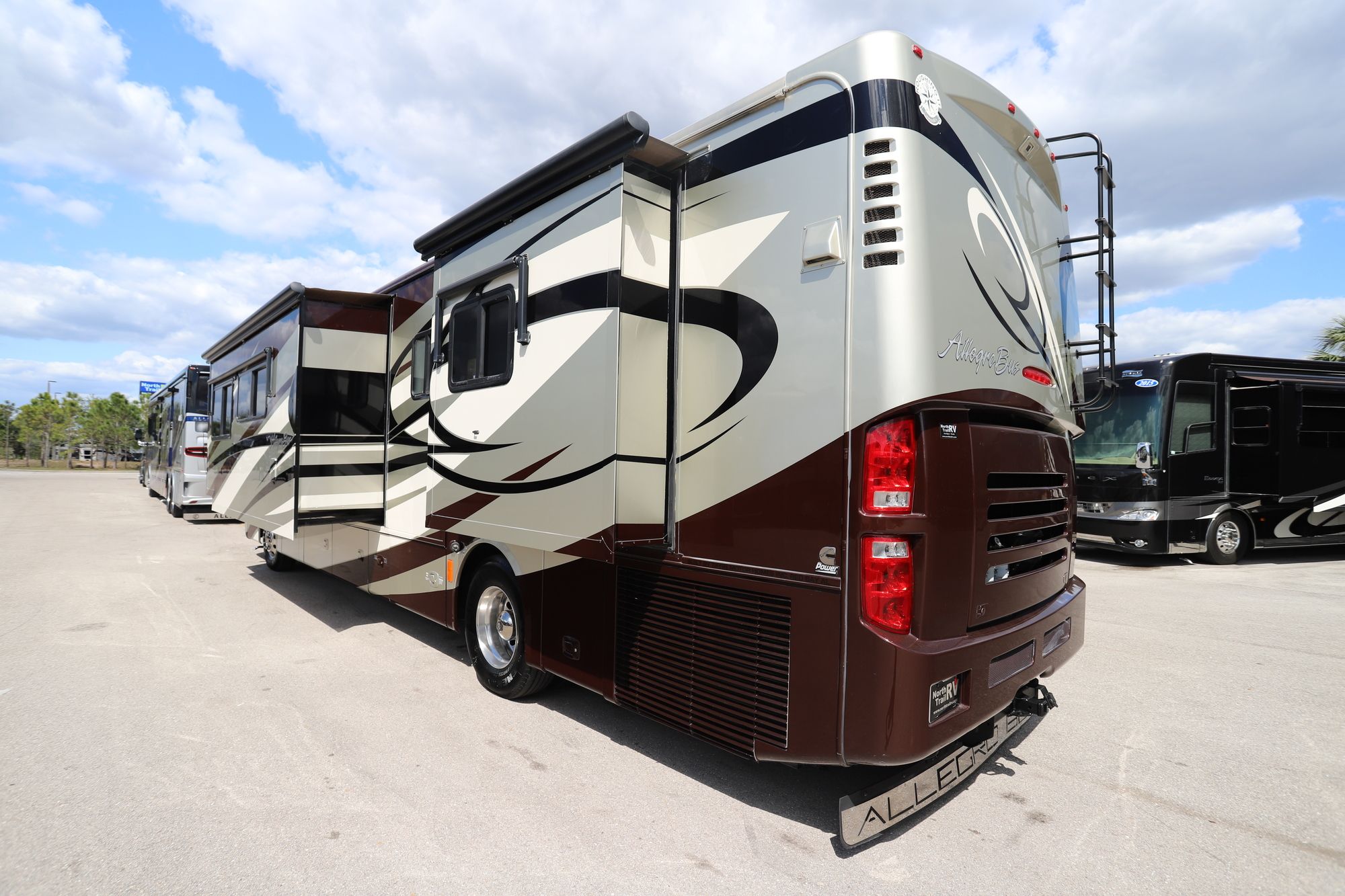 Used 2010 Tiffin Motor Homes Allegro Bus 40QXP Class A  For Sale