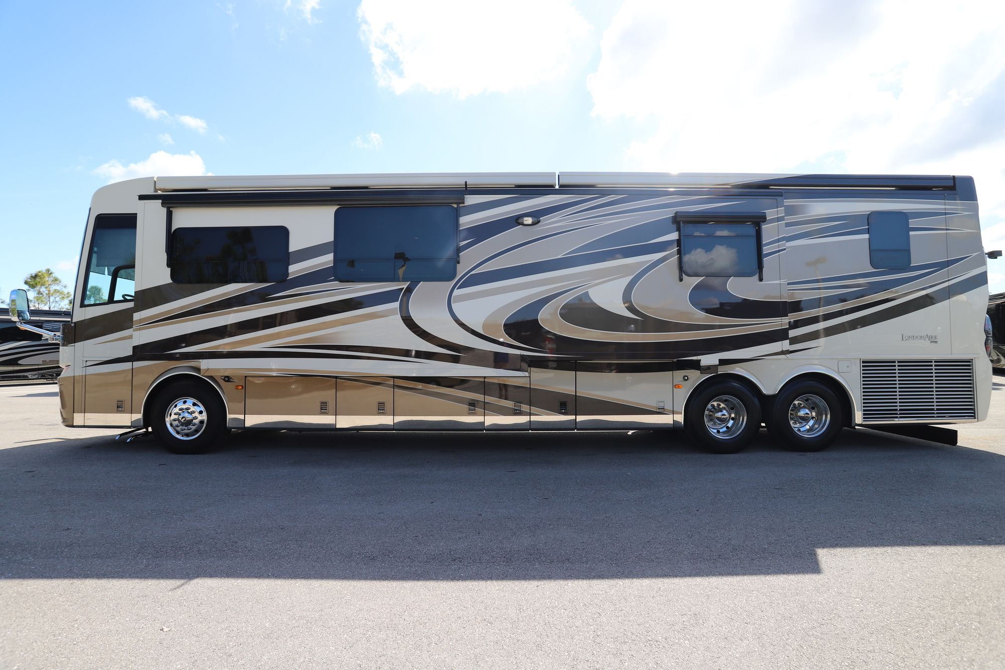 Used 2015 Newmar London Aire 4553 Class A  For Sale