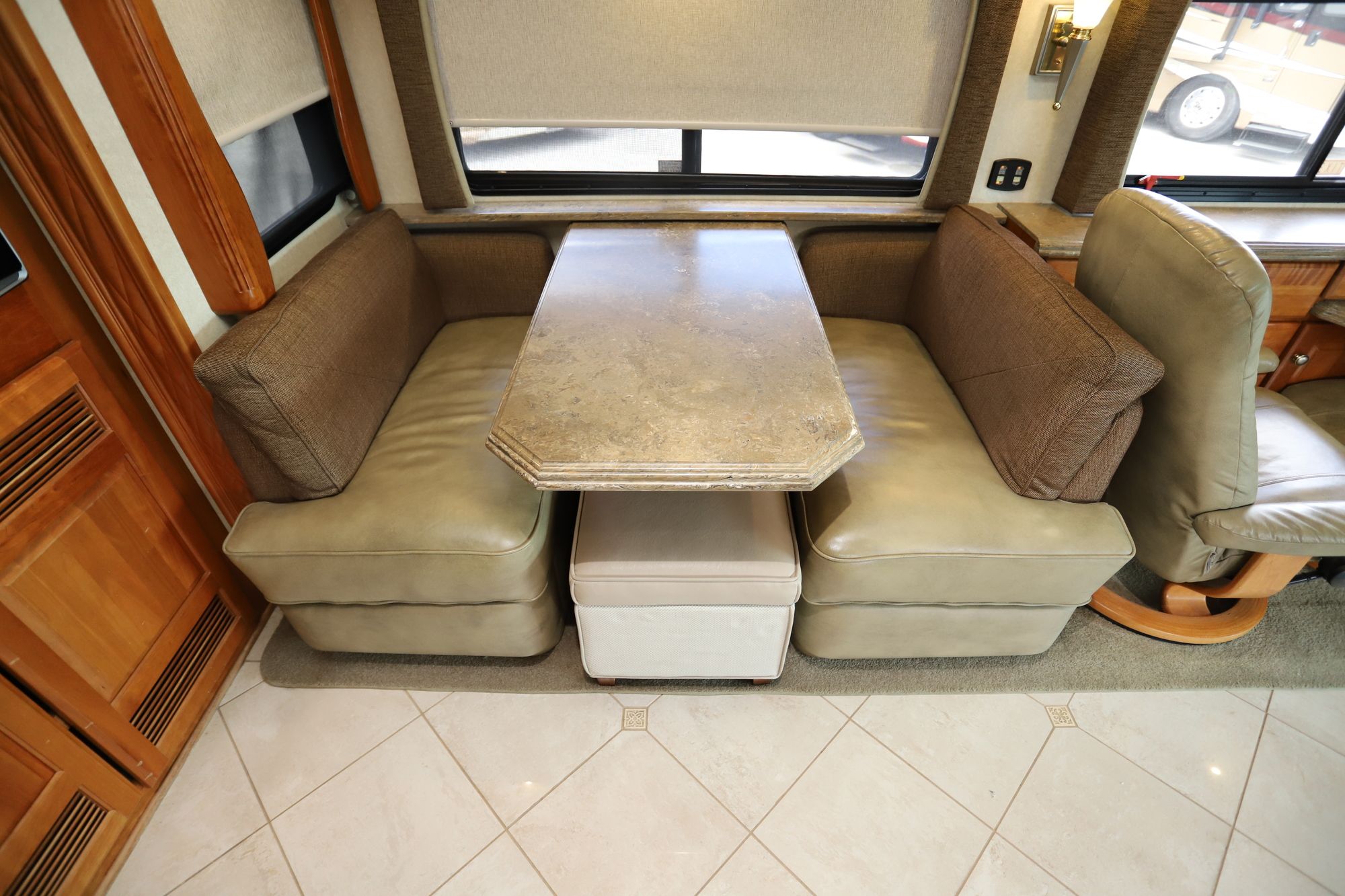 Used 2008 Holiday Rambler Navigator BISMARCK 4 Class A  For Sale