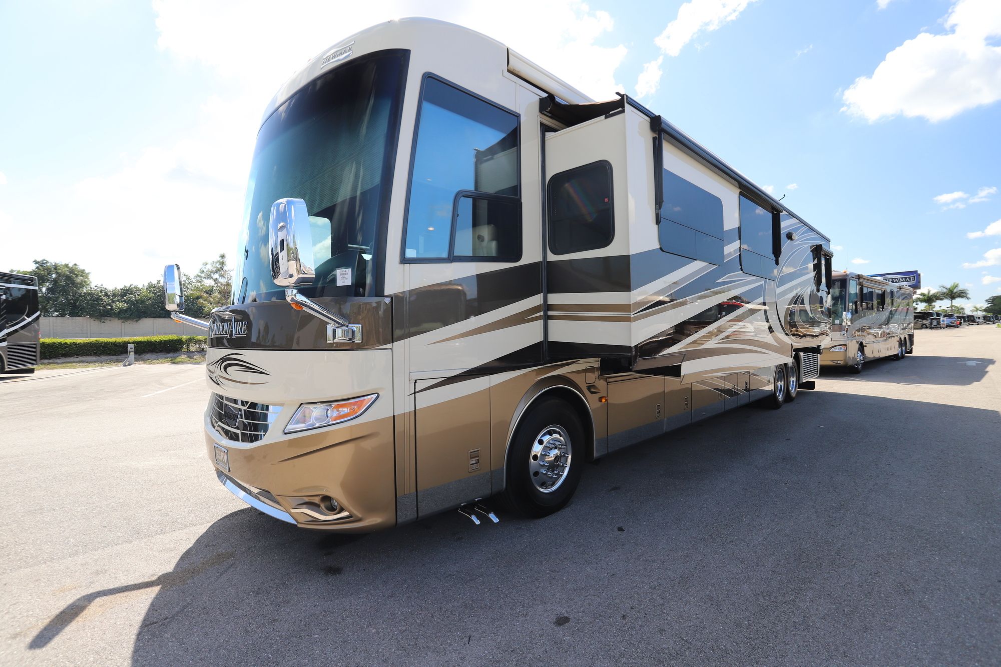 Used 2015 Newmar London Aire 4553 Class A  For Sale