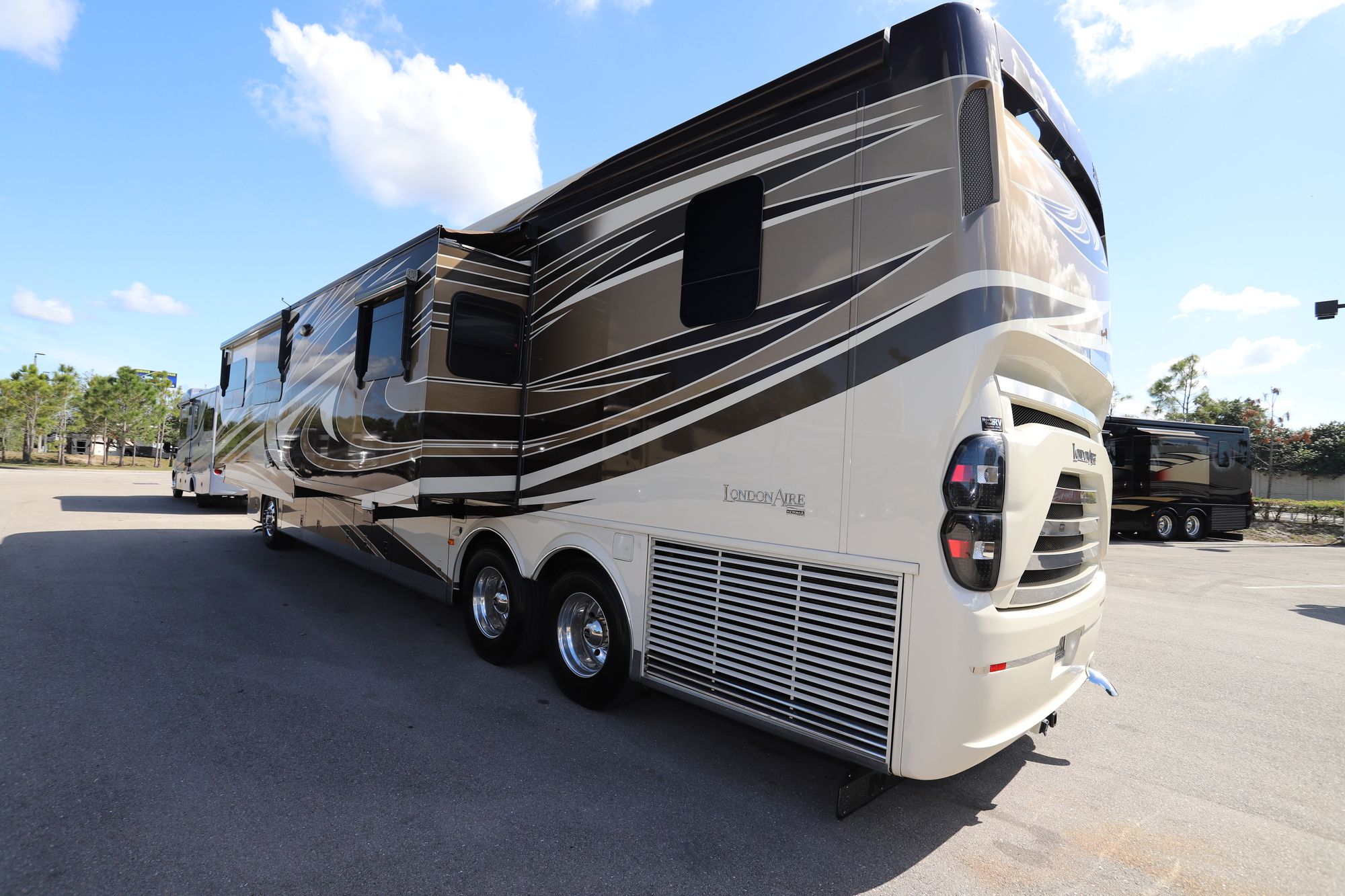 Used 2015 Newmar London Aire 4553 Class A  For Sale