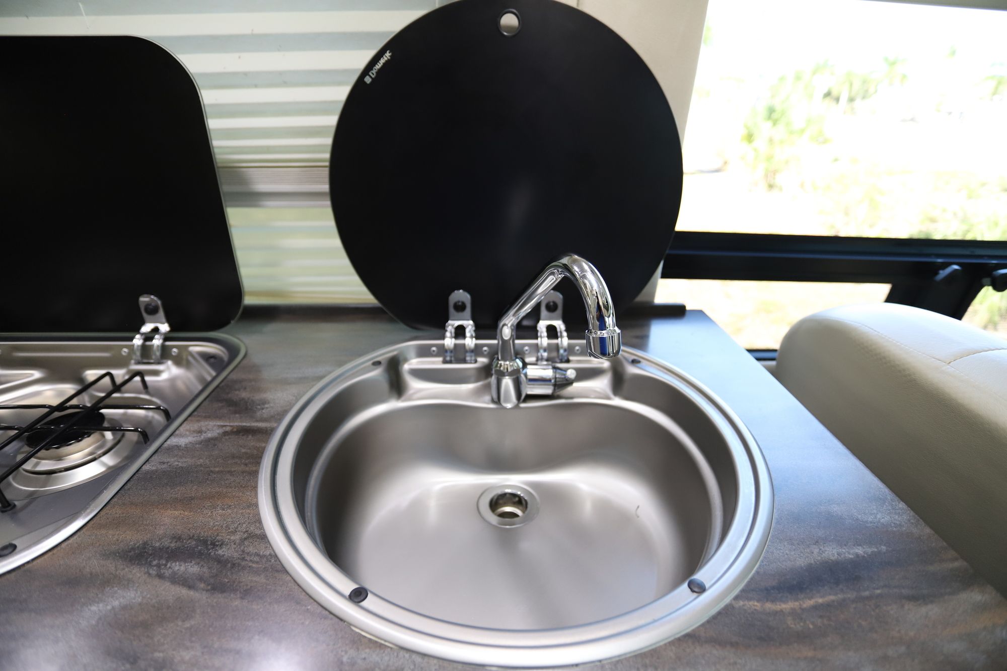 Used 2014 Airstream Interstate EXT LOUNGE Class B  For Sale