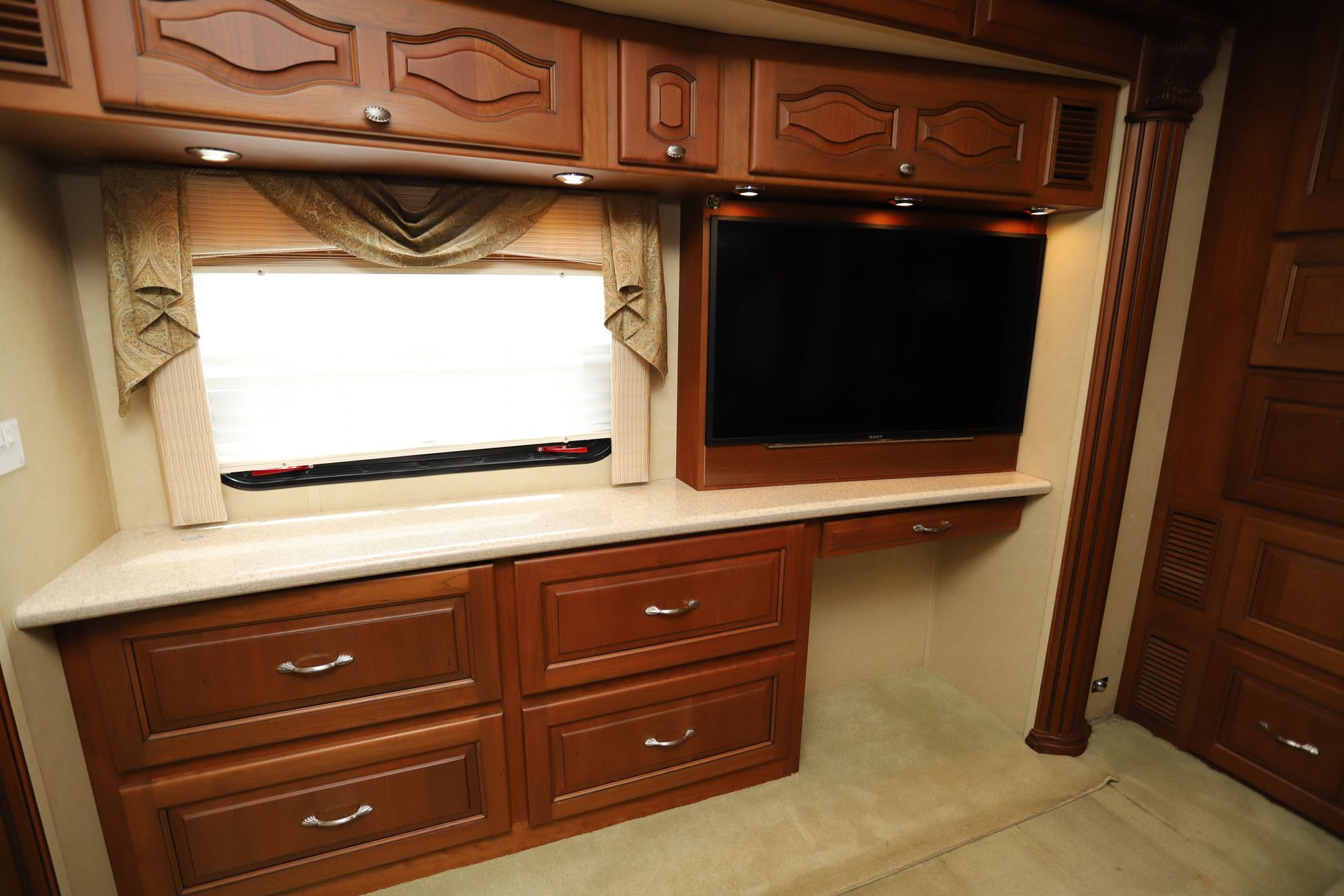 Used 2006 Newmar Essex 4502 Class A  For Sale