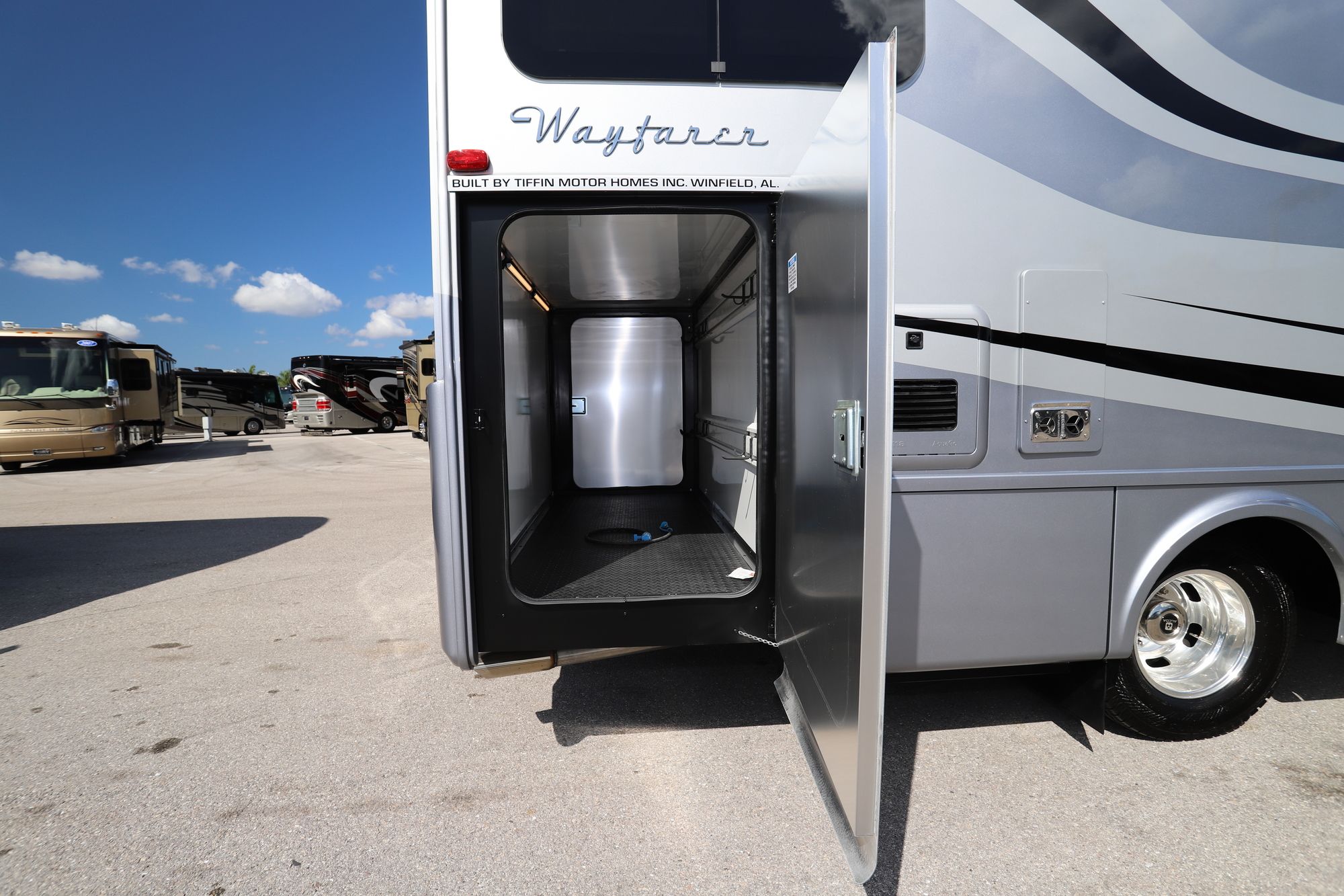 New 2020 Tiffin Motor Homes Wayfarer 25LW Class C  For Sale