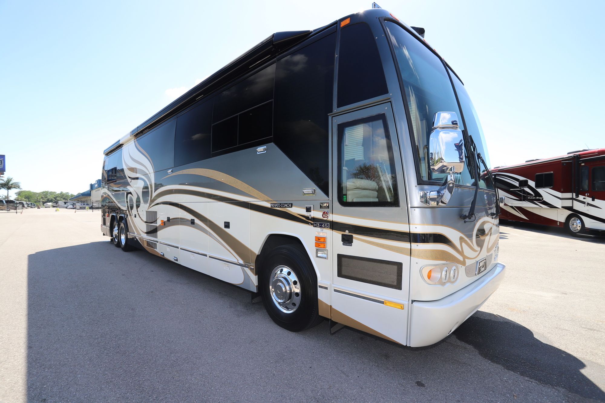 Used 2005 Prevost Liberty H345 Class A  For Sale