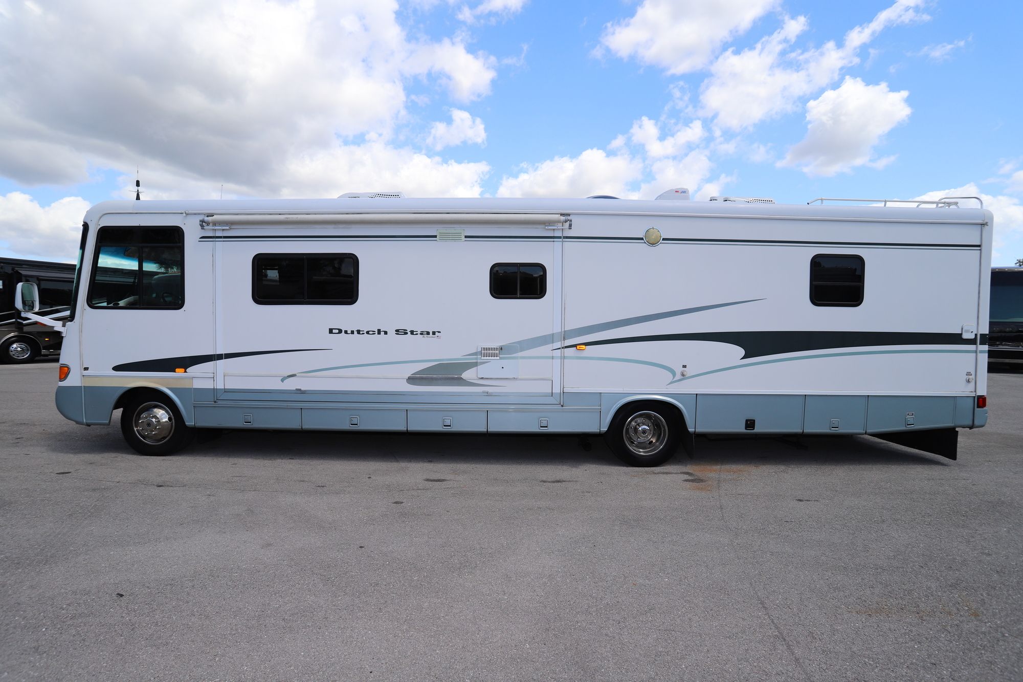 Used 2001 Newmar Dutch Star 3666 Class A  For Sale