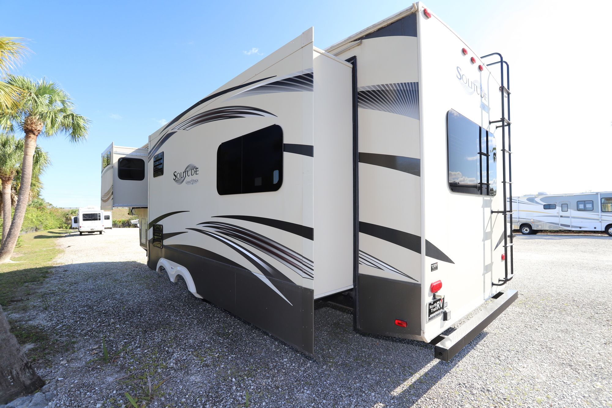 Used 2014 Grand Design Solitude 305RE Fifth Wheel  For Sale