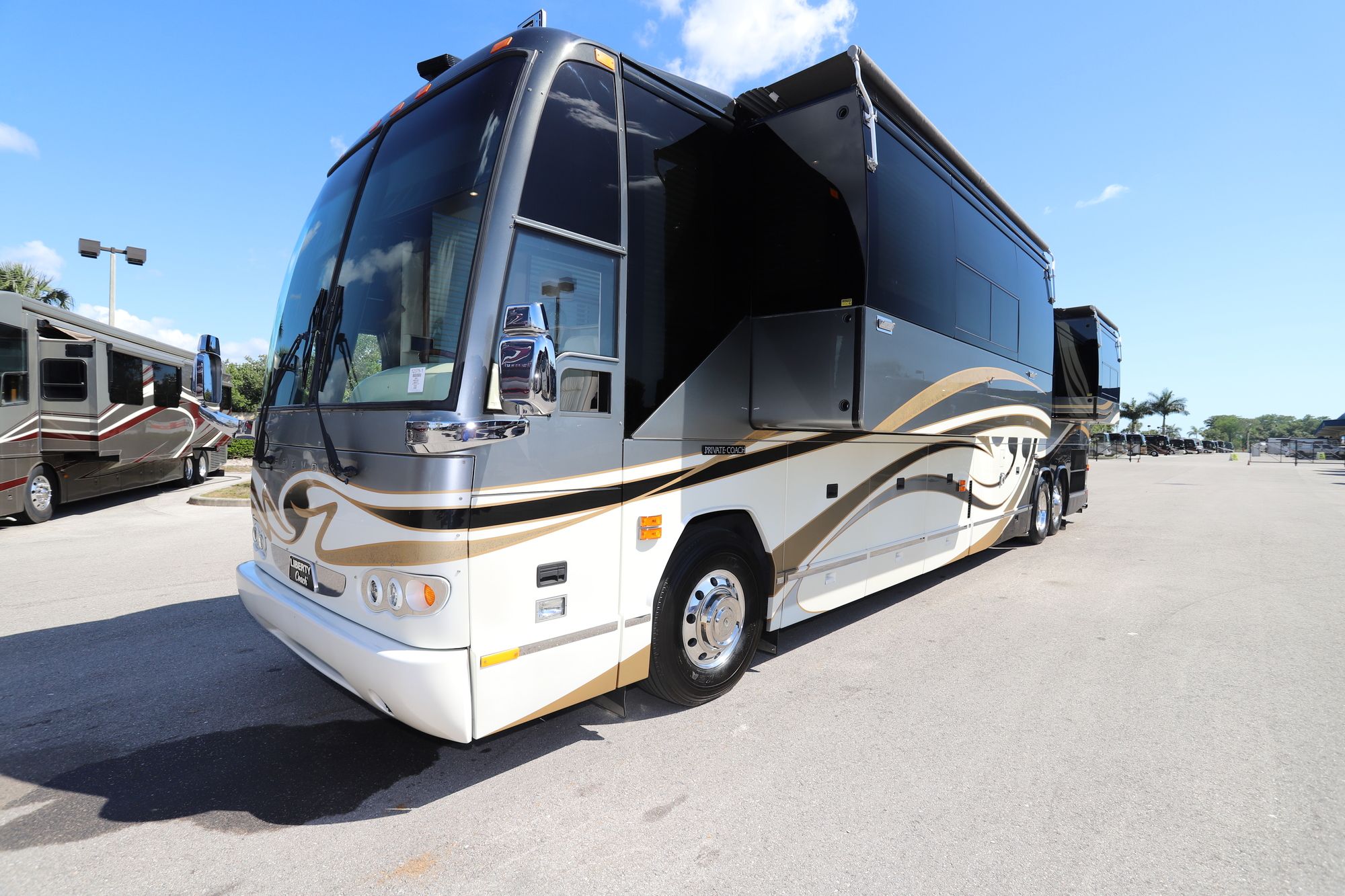 Used 2005 Prevost Liberty H345 Class A  For Sale