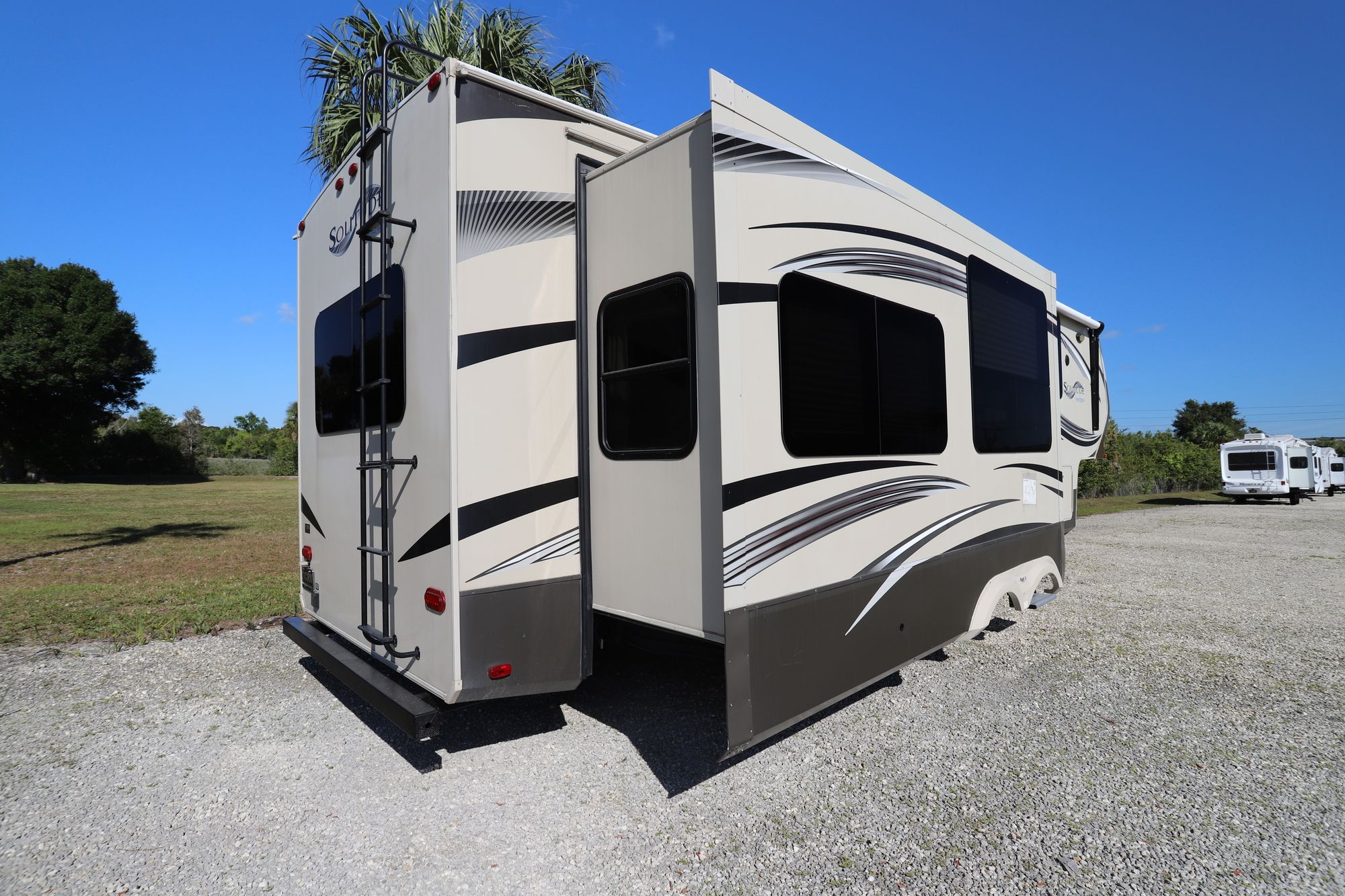 Used 2014 Grand Design Solitude 305RE Fifth Wheel  For Sale