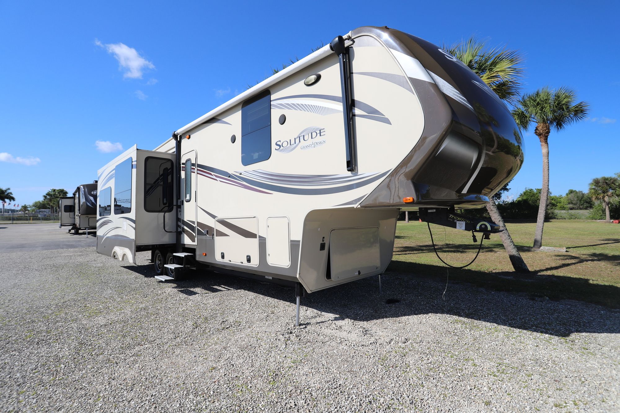 Used 2014 Grand Design Solitude 305RE Fifth Wheel  For Sale