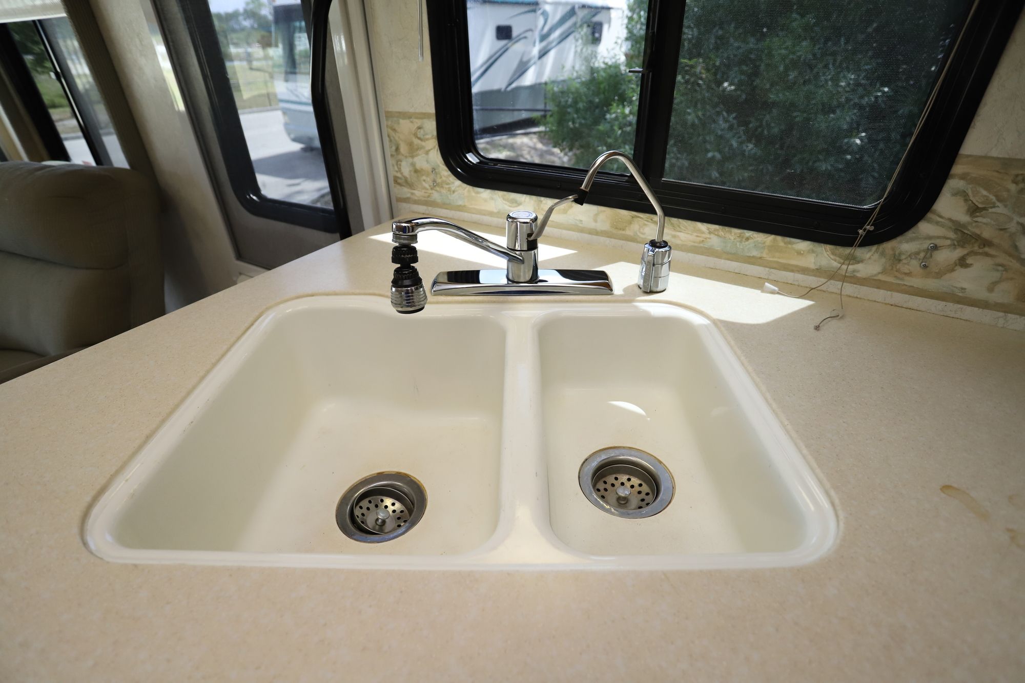 Used 2004 Winnebago Adventurer 35U Class A  For Sale