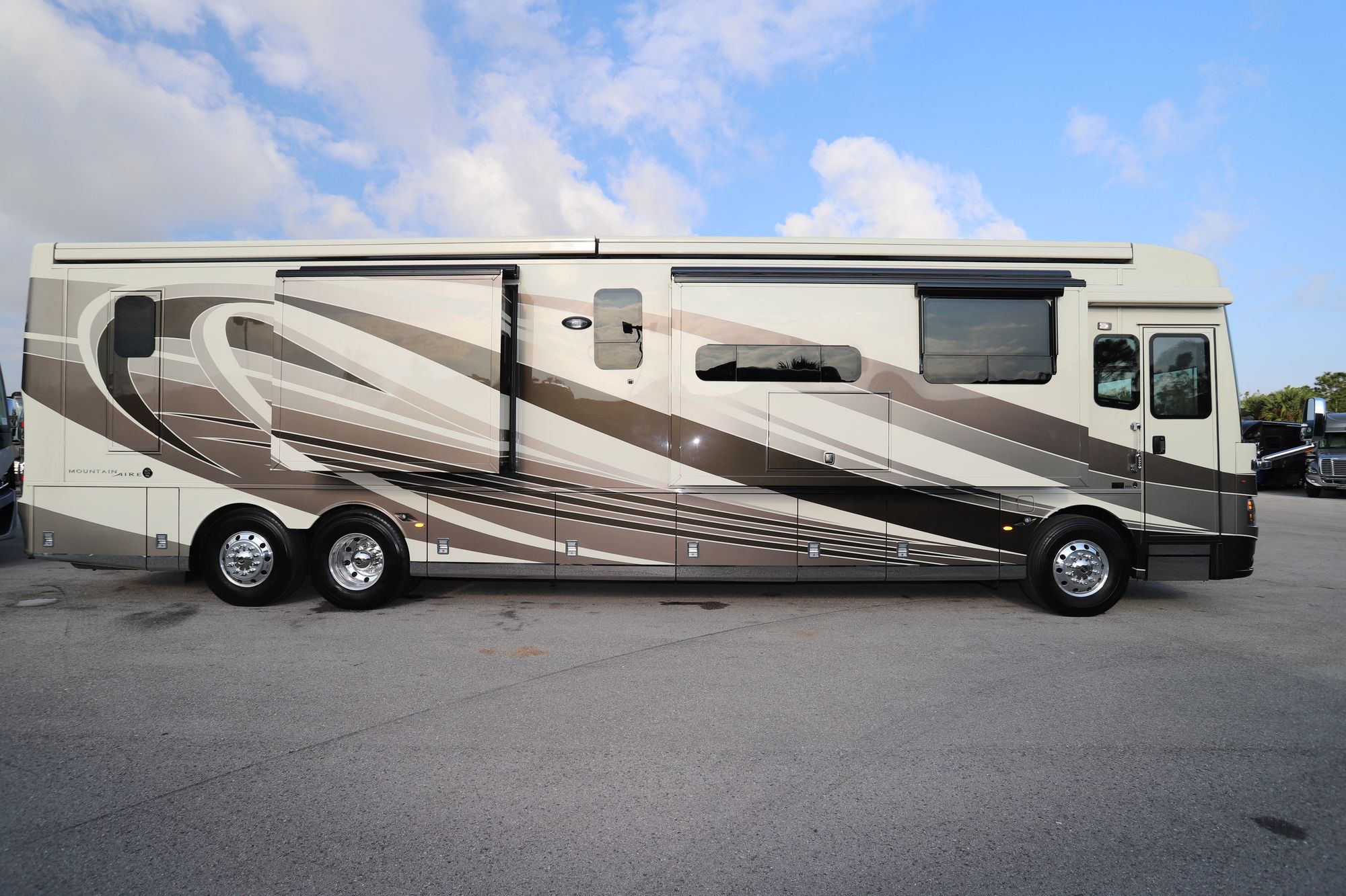 Used 2018 Newmar Mountain Aire 4531 Class A  For Sale