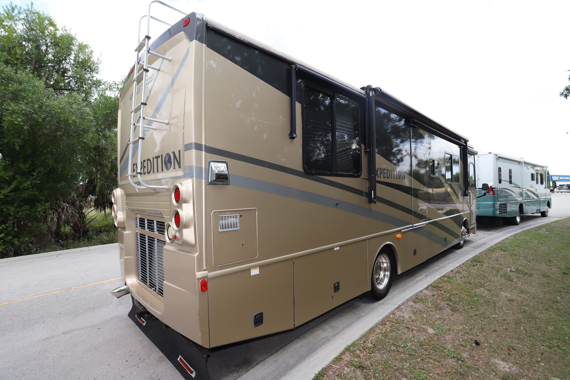 Used 2006 Fleetwood Expedition 34H Class A  For Sale