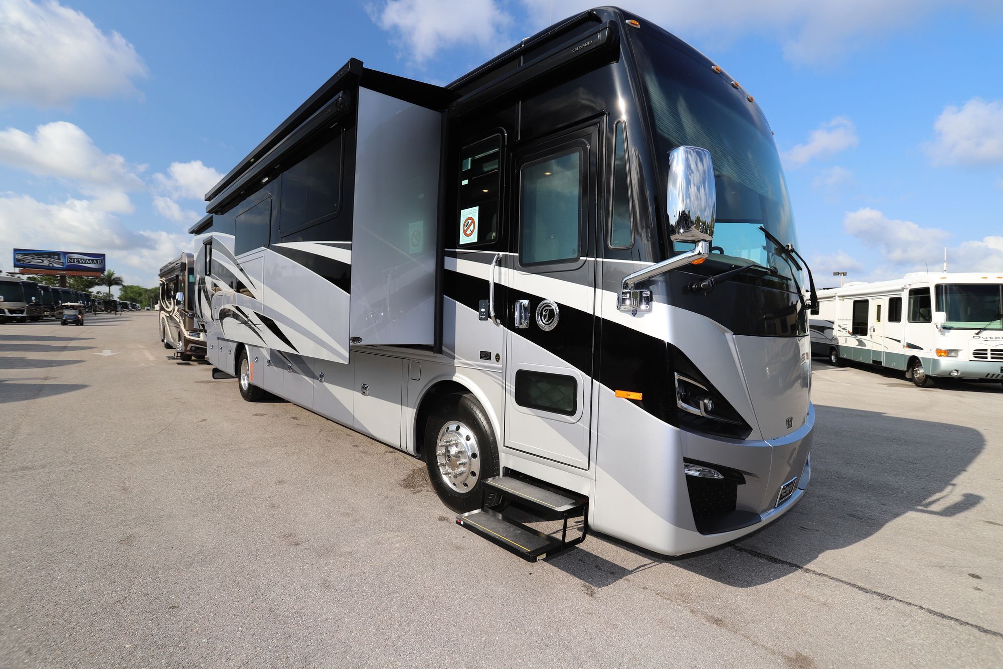 New 2020 Tiffin Motor Homes Phaeton 40IH Class A  For Sale