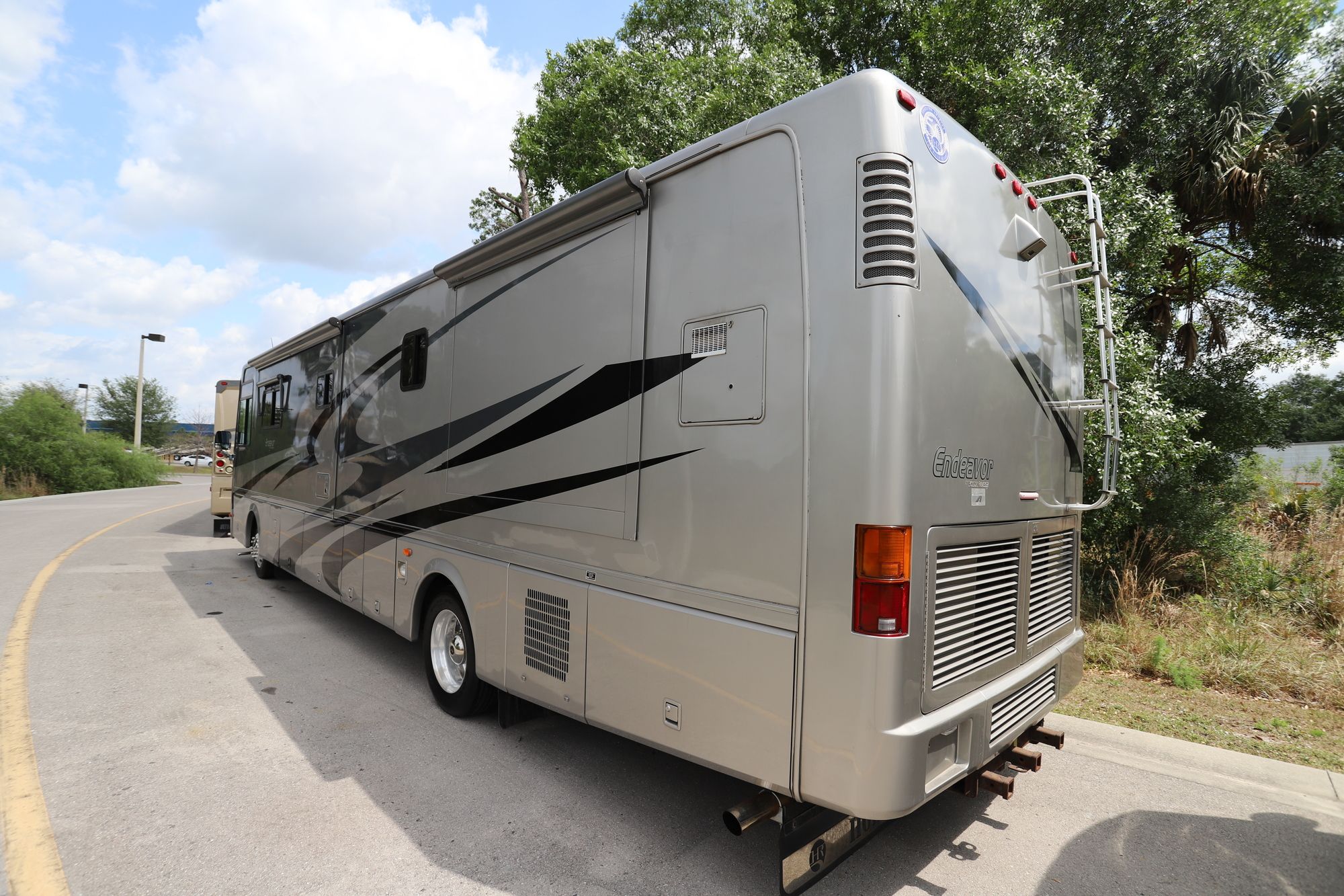 Used 2004 Holiday Rambler Endeavor 40PAQ Class A  For Sale