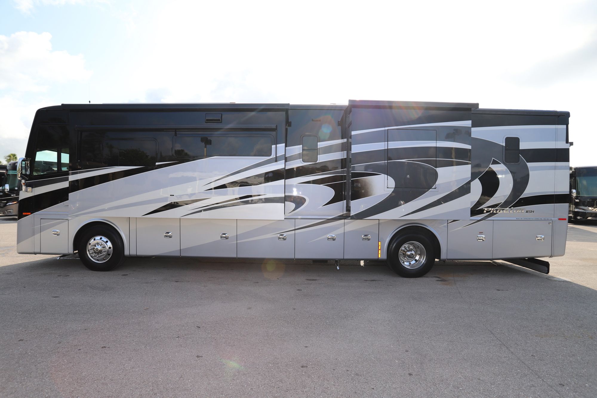 New 2020 Tiffin Motor Homes Phaeton 40IH Class A  For Sale