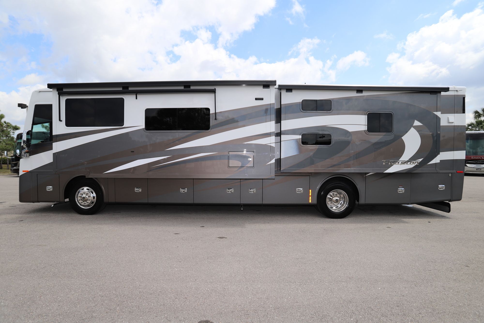 New 2020 Tiffin Motor Homes Phaeton 40QKH Class A  For Sale