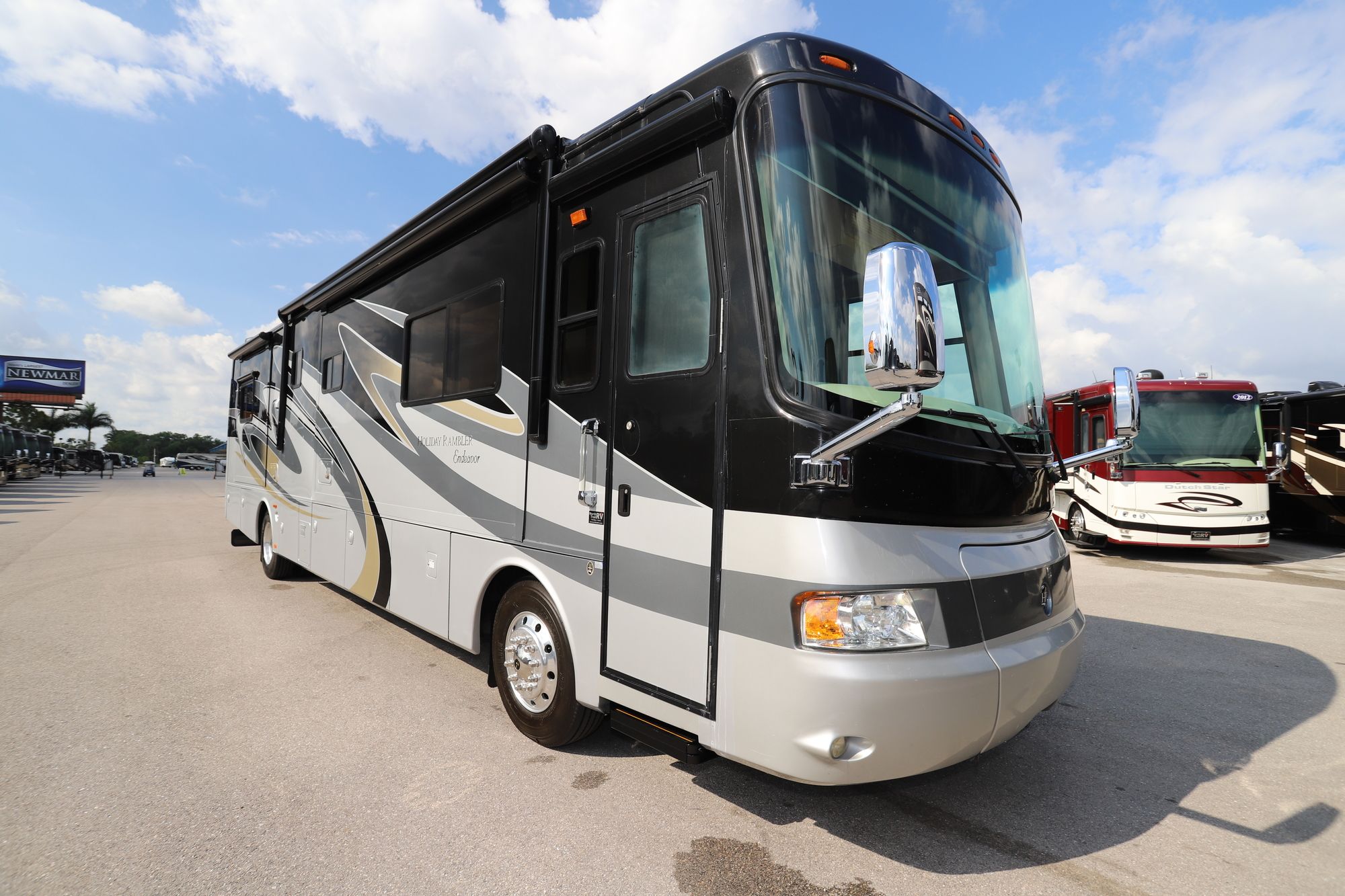 Used 2009 Holiday Rambler Endeavor 41PDQ Class A  For Sale