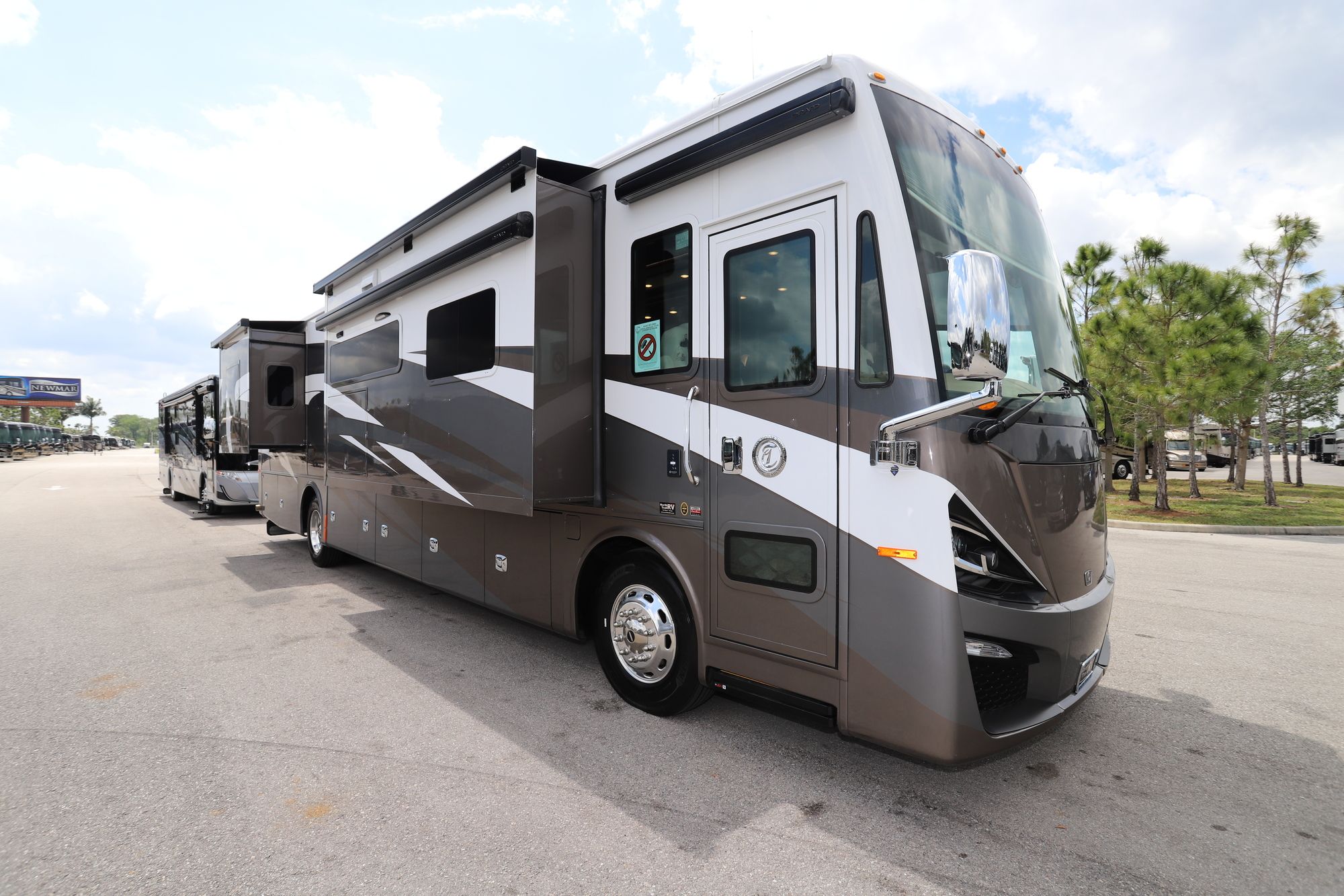 New 2020 Tiffin Motor Homes Phaeton 40QKH Class A  For Sale
