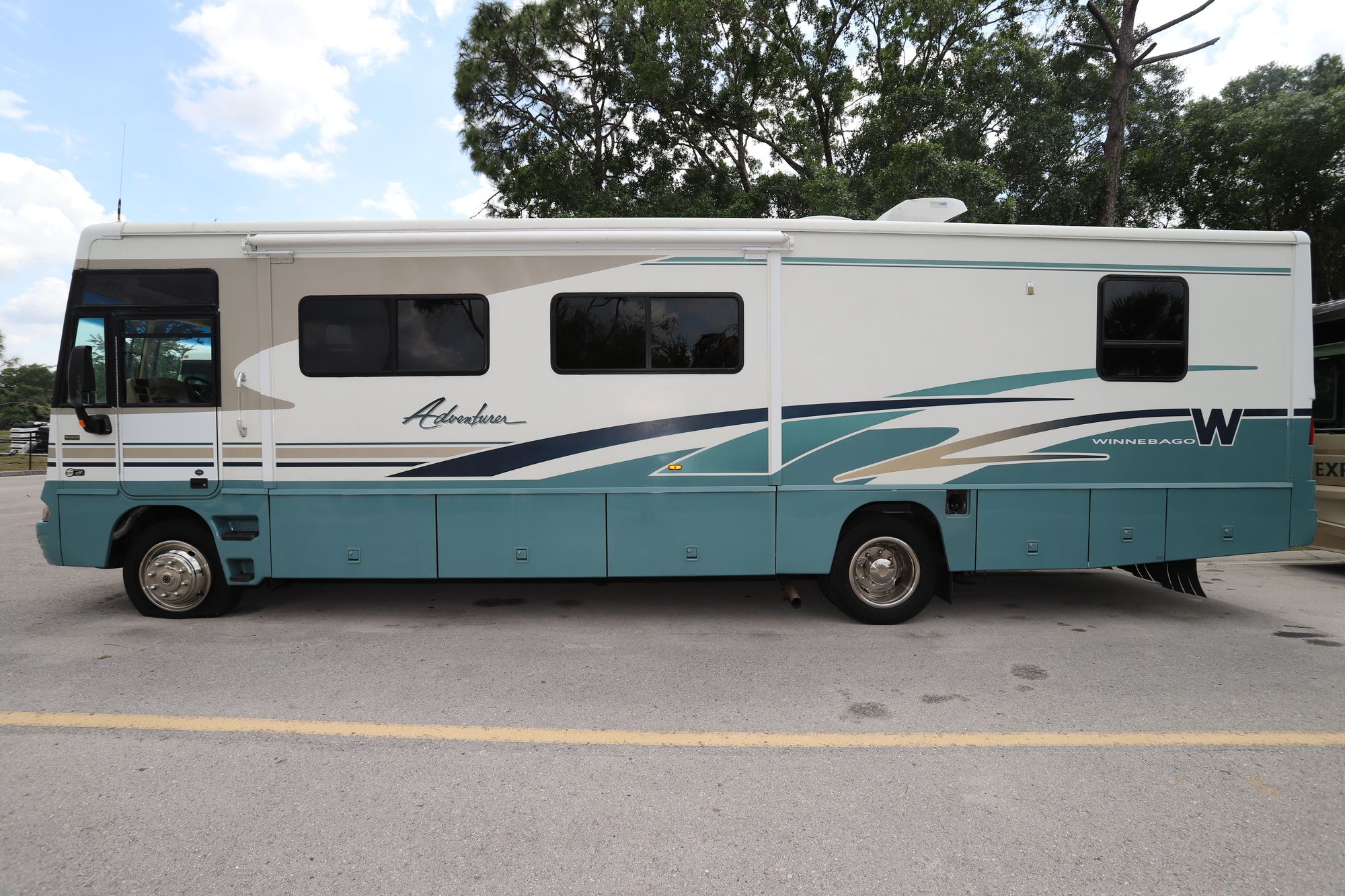 Used 2004 Winnebago Adventurer 35U Class A  For Sale