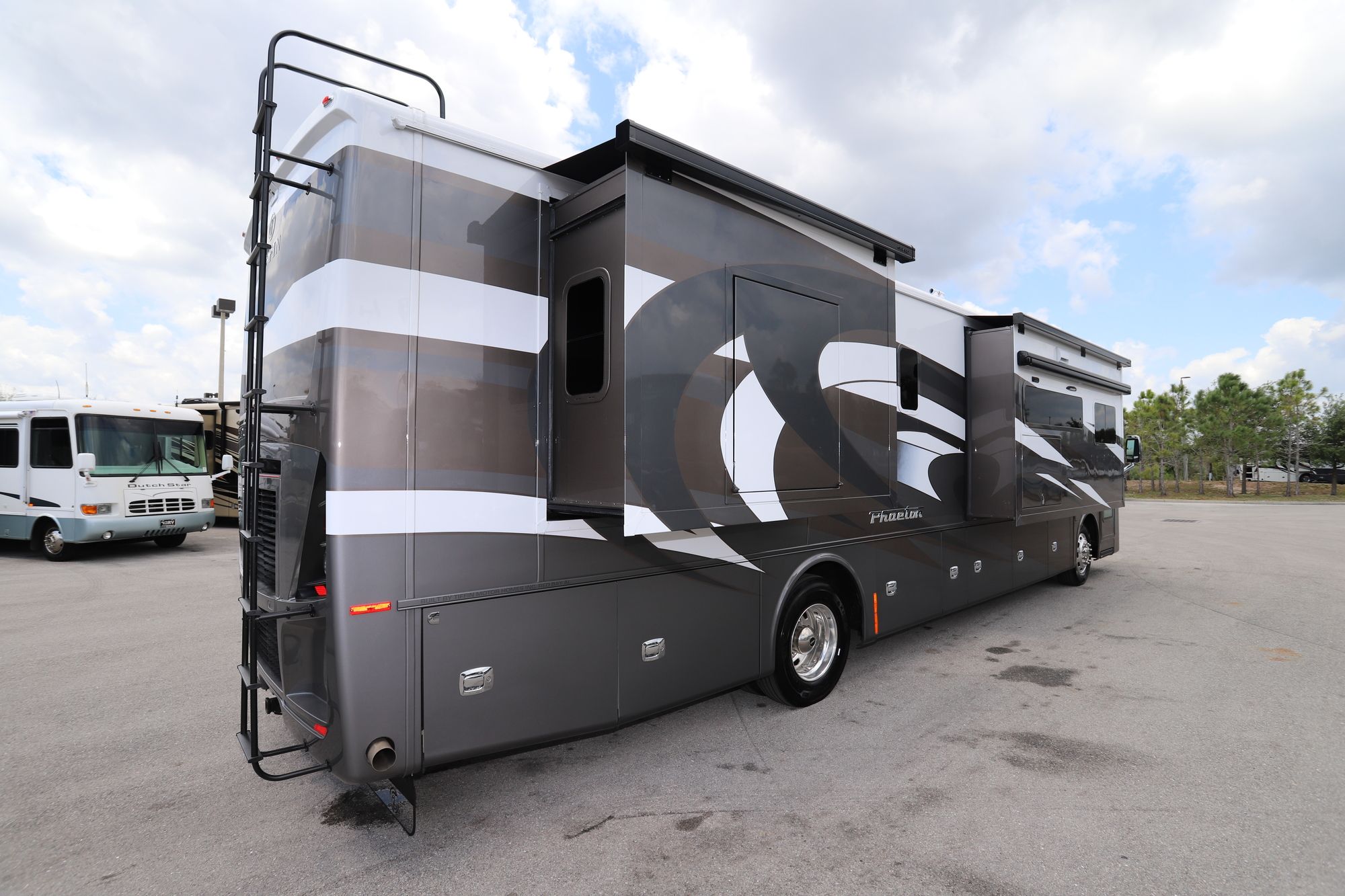 New 2020 Tiffin Motor Homes Phaeton 40QKH Class A  For Sale