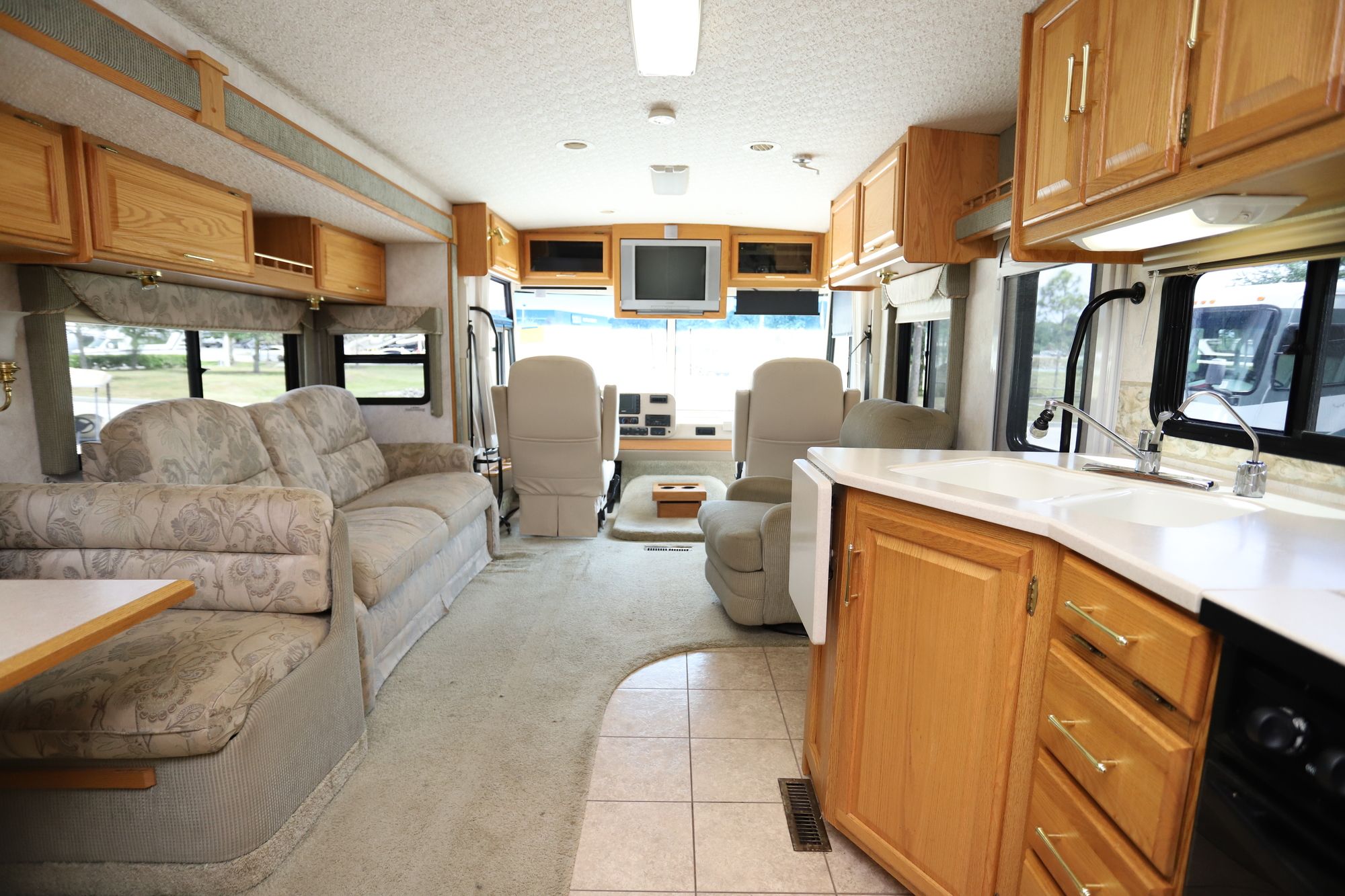 Used 2004 Winnebago Adventurer 35U Class A  For Sale