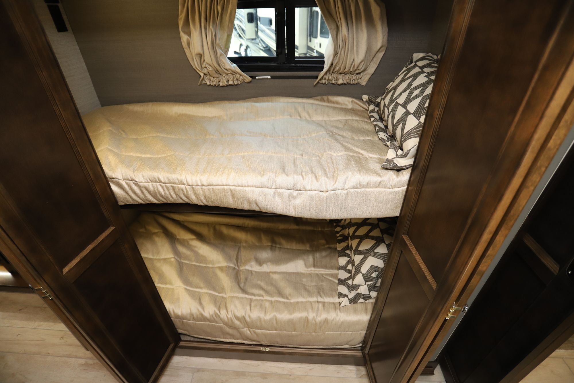 New 2020 Tiffin Motor Homes Phaeton 40QKH Class A  For Sale
