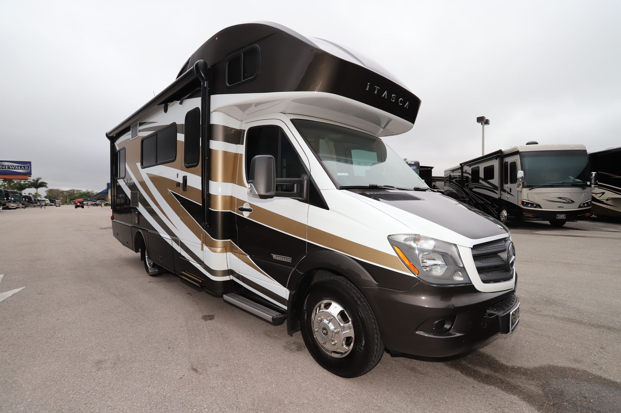 Used 2015 Itasca Navion 24G Class C  For Sale