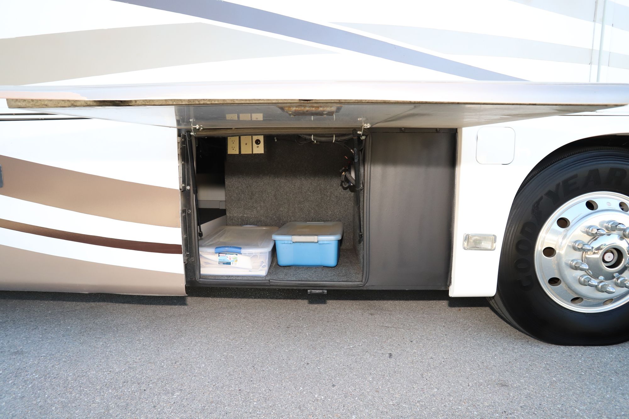 Used 2003 Travel Supreme Supreme 36DSO3 Class A  For Sale
