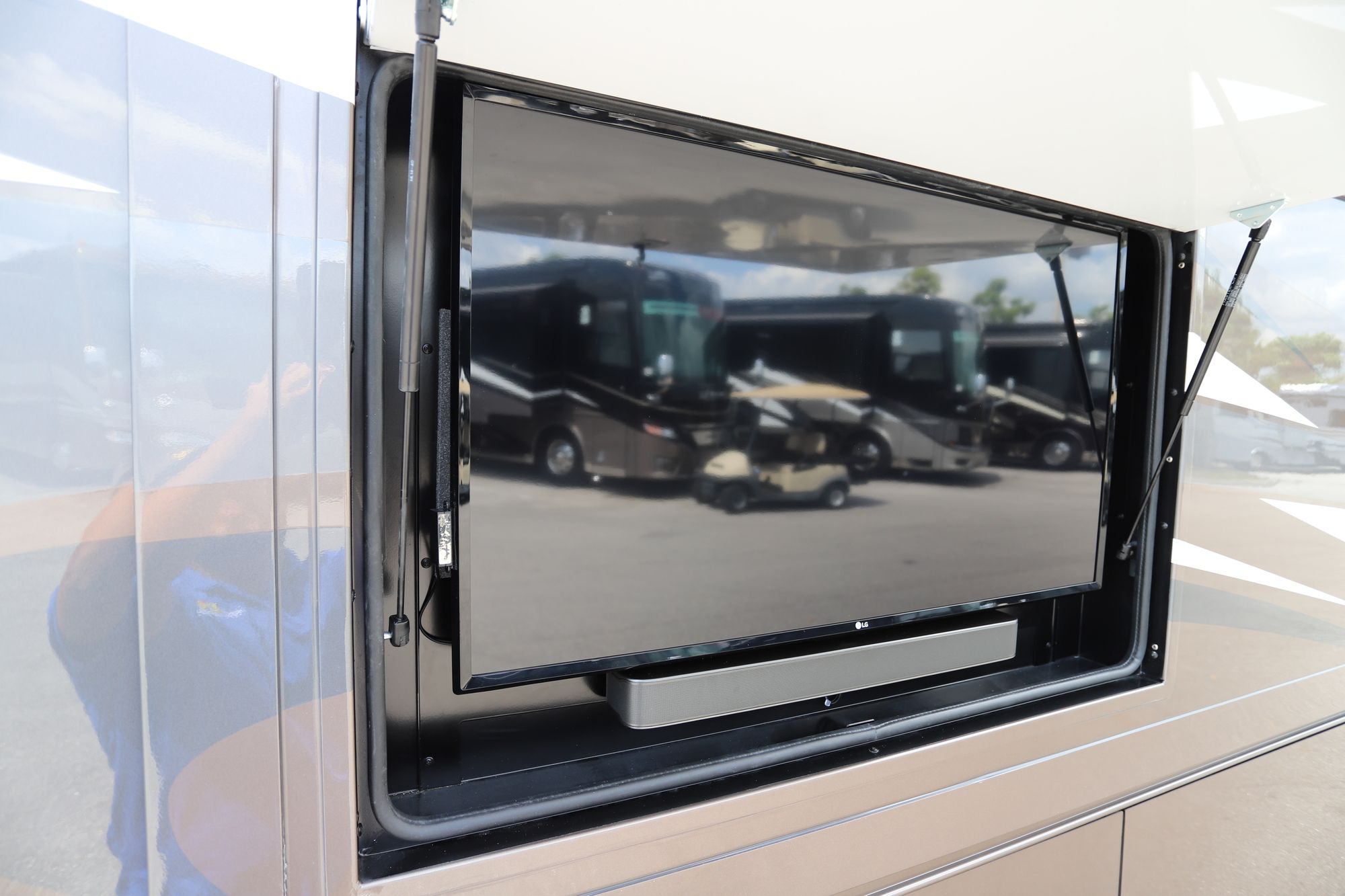 New 2020 Tiffin Motor Homes Phaeton 40QKH Class A  For Sale
