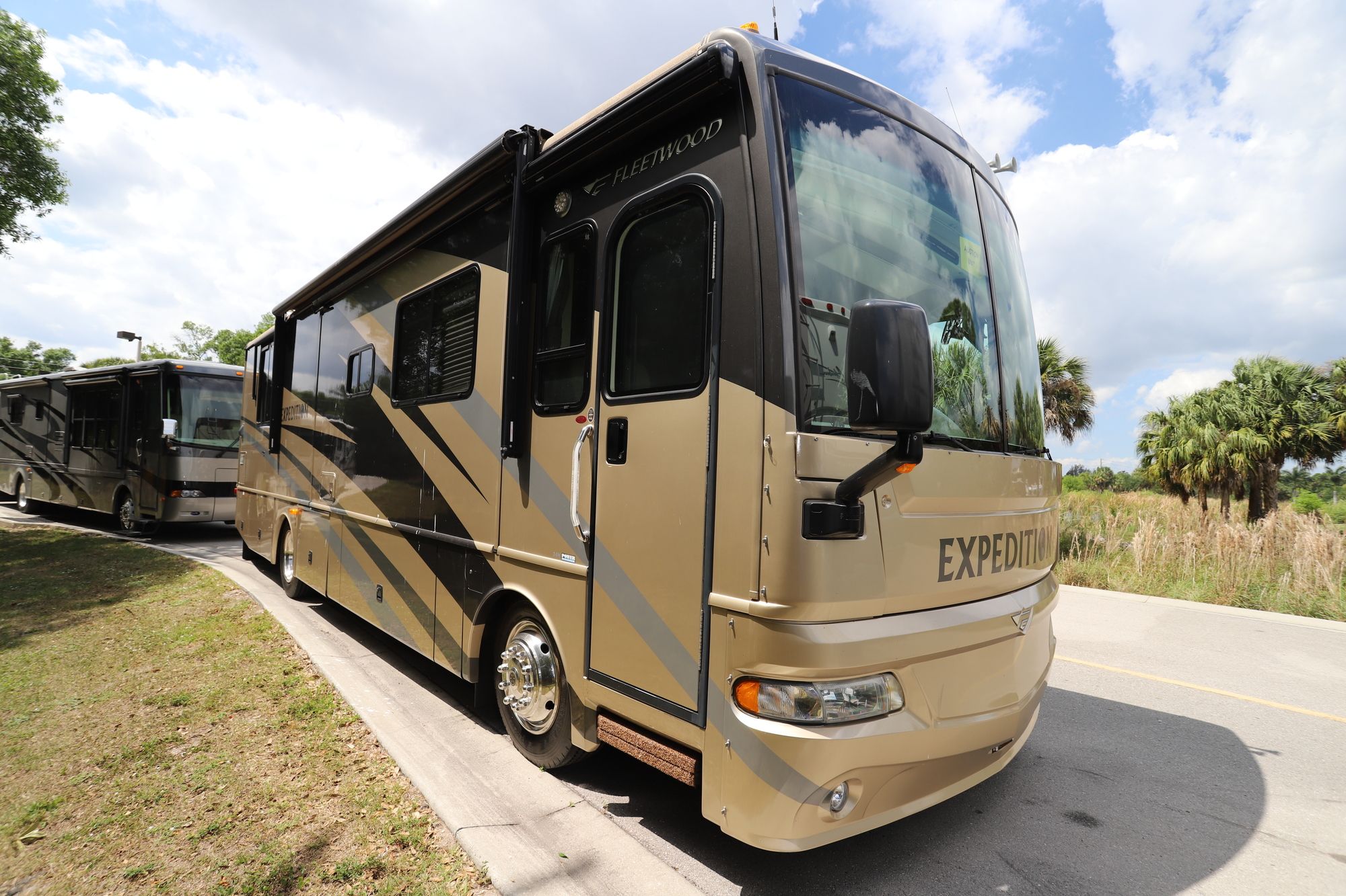 Used 2006 Fleetwood Expedition 34H Class A  For Sale