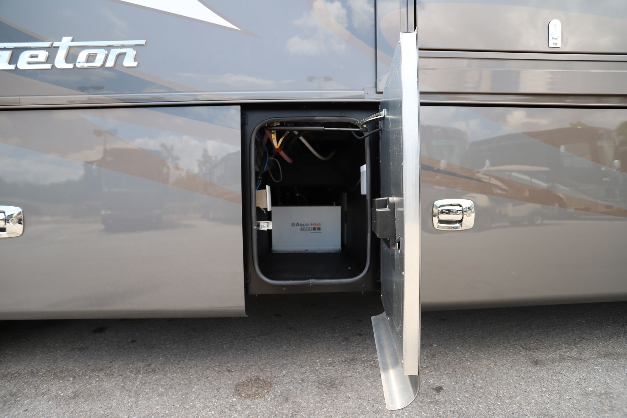New 2020 Tiffin Motor Homes Phaeton 40QKH Class A  For Sale