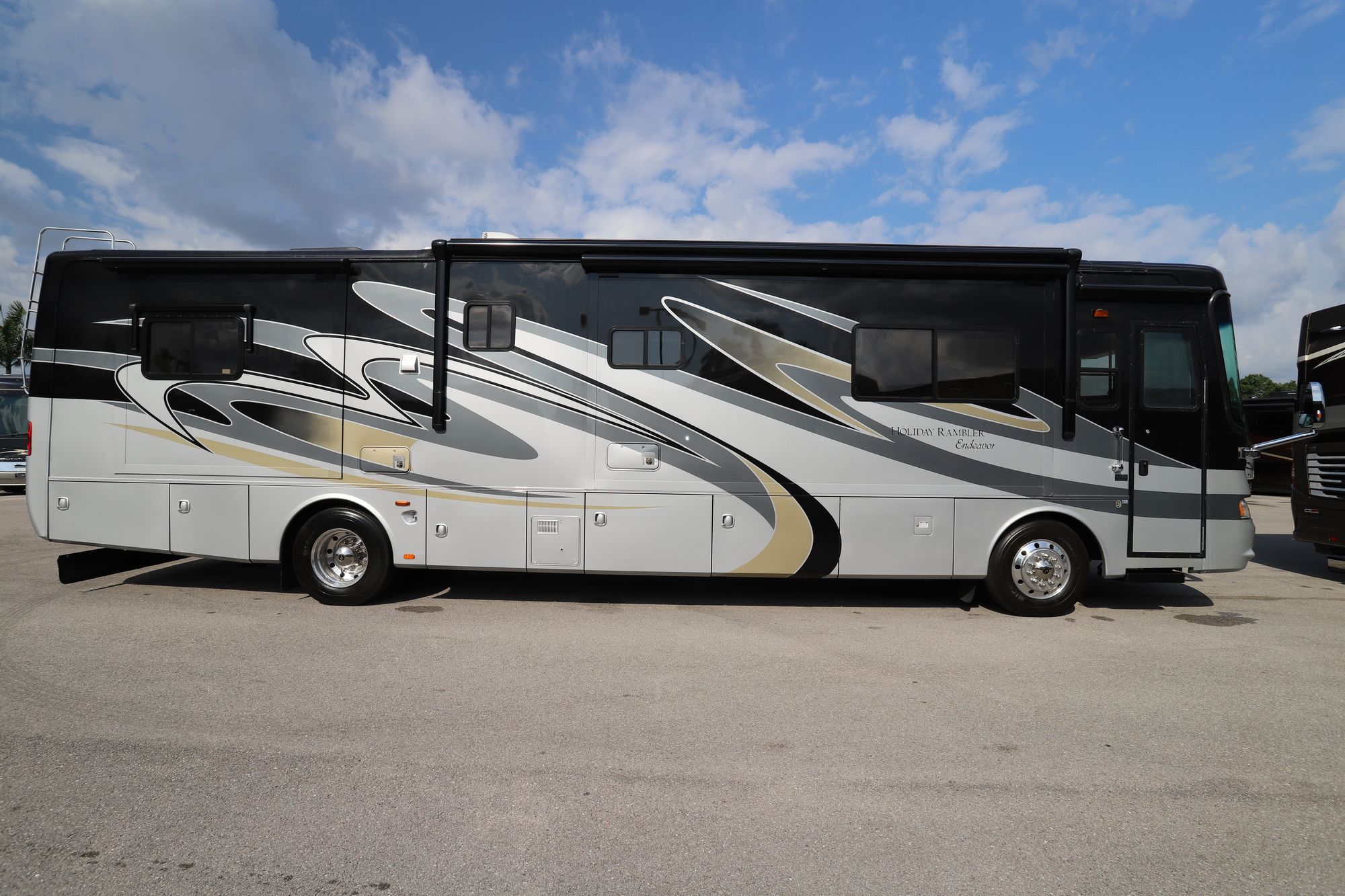 Used 2009 Holiday Rambler Endeavor 41PDQ Class A  For Sale