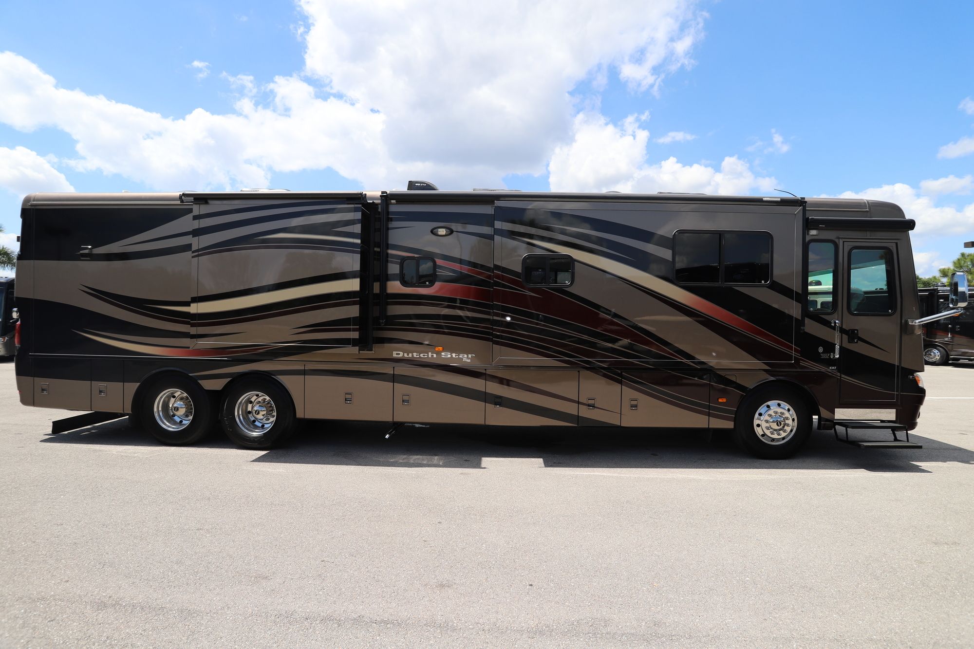 Used 2013 Newmar Dutch Star 4347 Class A  For Sale