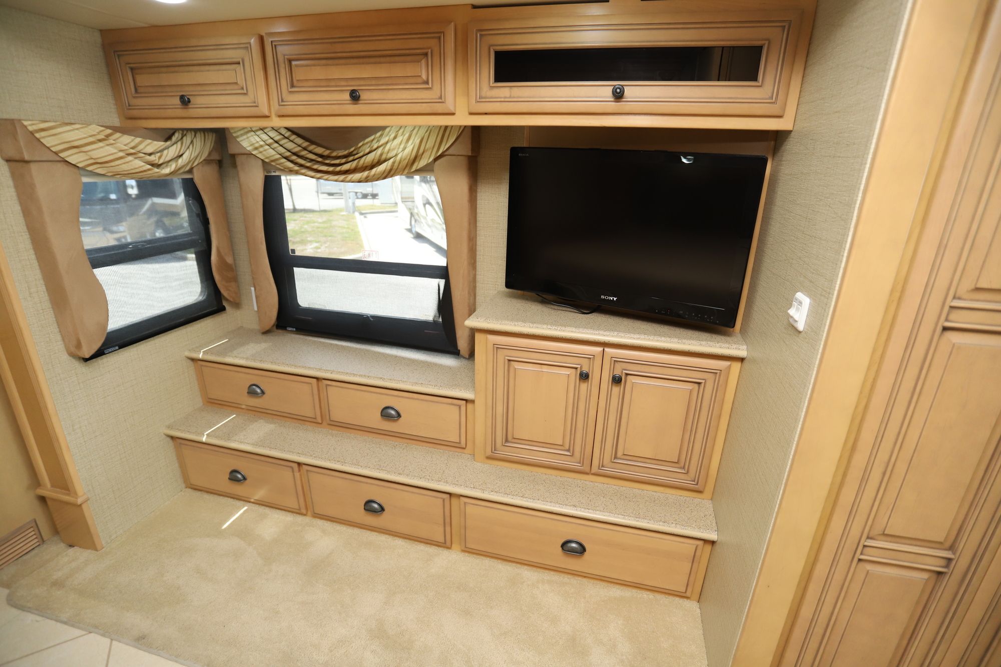 Used 2013 Newmar Dutch Star 4347 Class A  For Sale