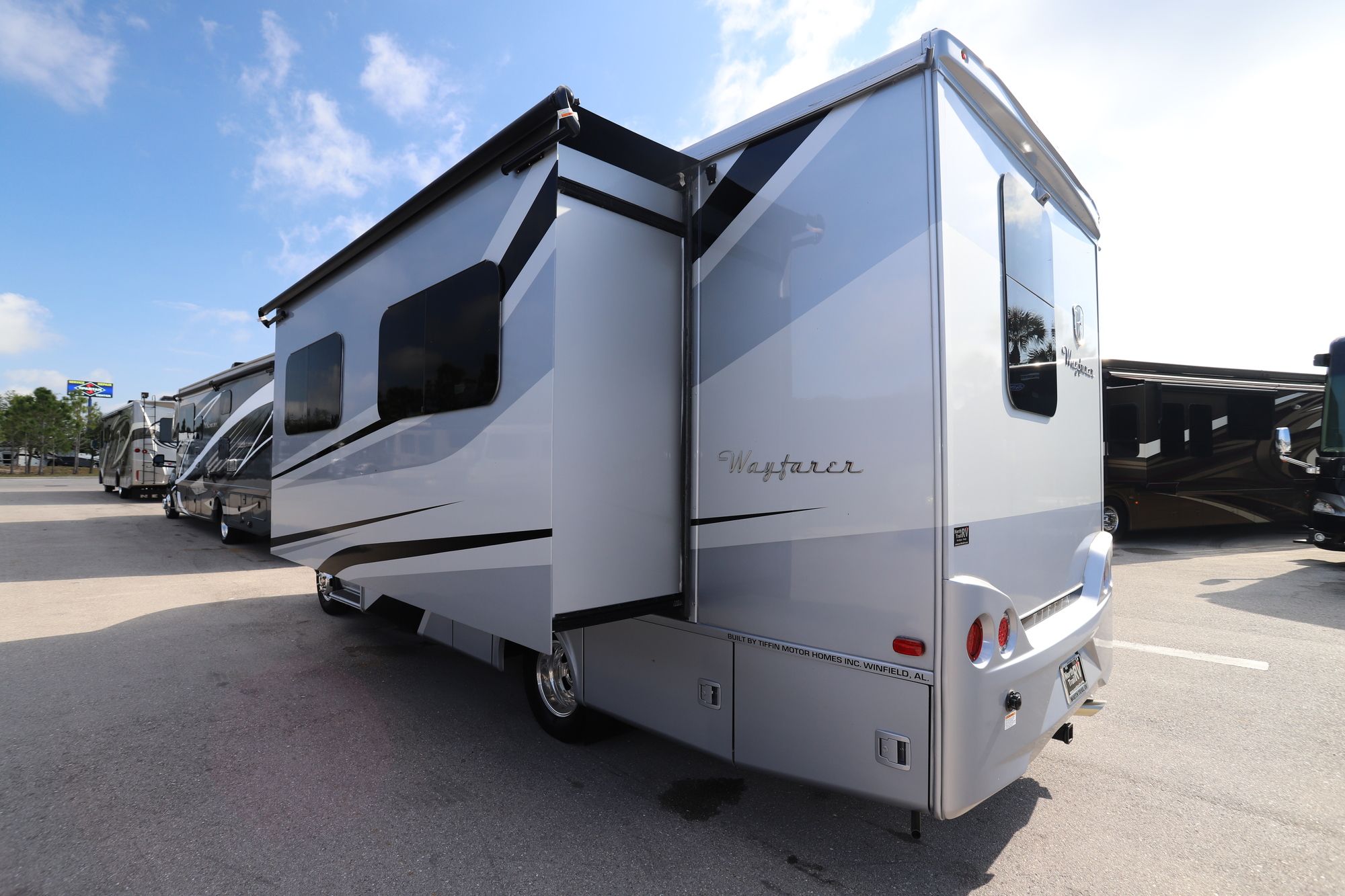 New 2020 Tiffin Motor Homes Wayfarer 25RW Class C  For Sale