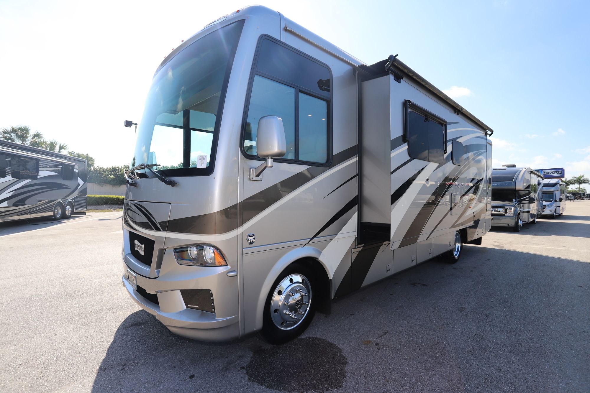 Used 2019 Newmar Bay Star 3226 Class A  For Sale