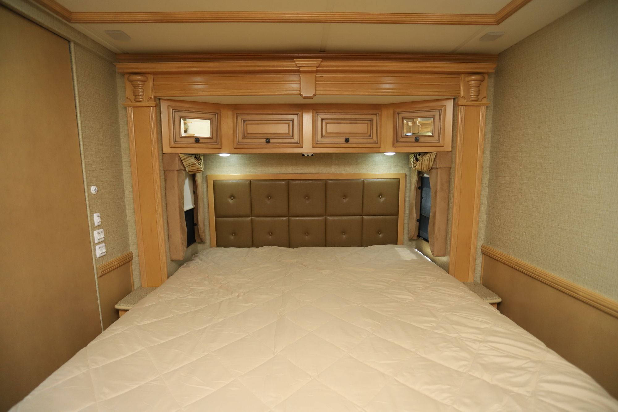 Used 2013 Newmar Dutch Star 4347 Class A  For Sale