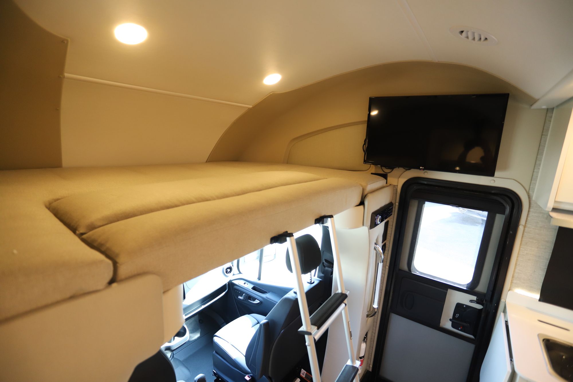 New 2020 Tiffin Motor Homes Wayfarer 25RW Class C  For Sale