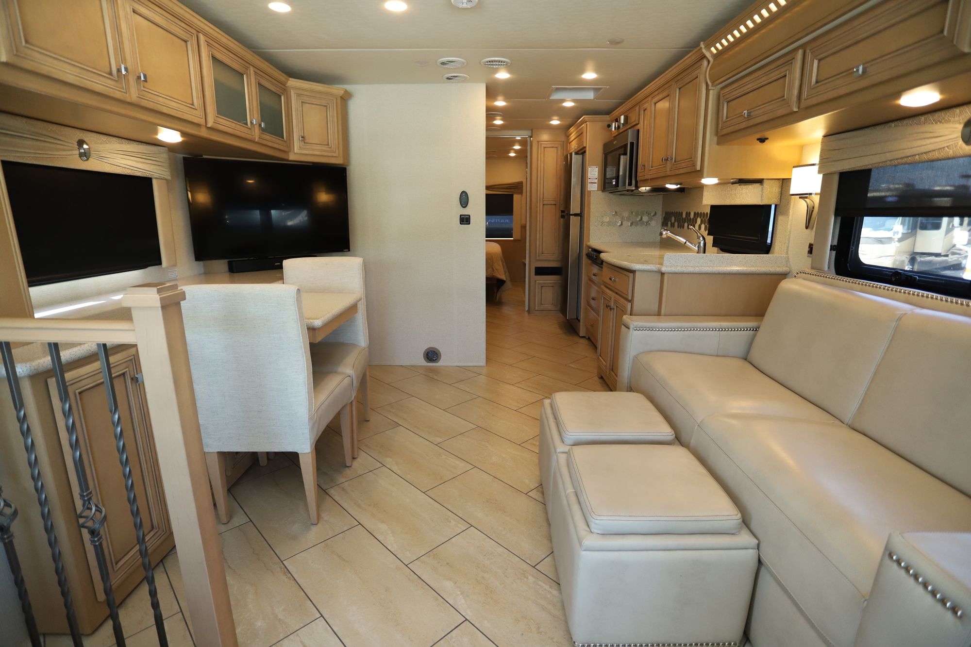 Used 2019 Newmar Bay Star 3226 Class A  For Sale