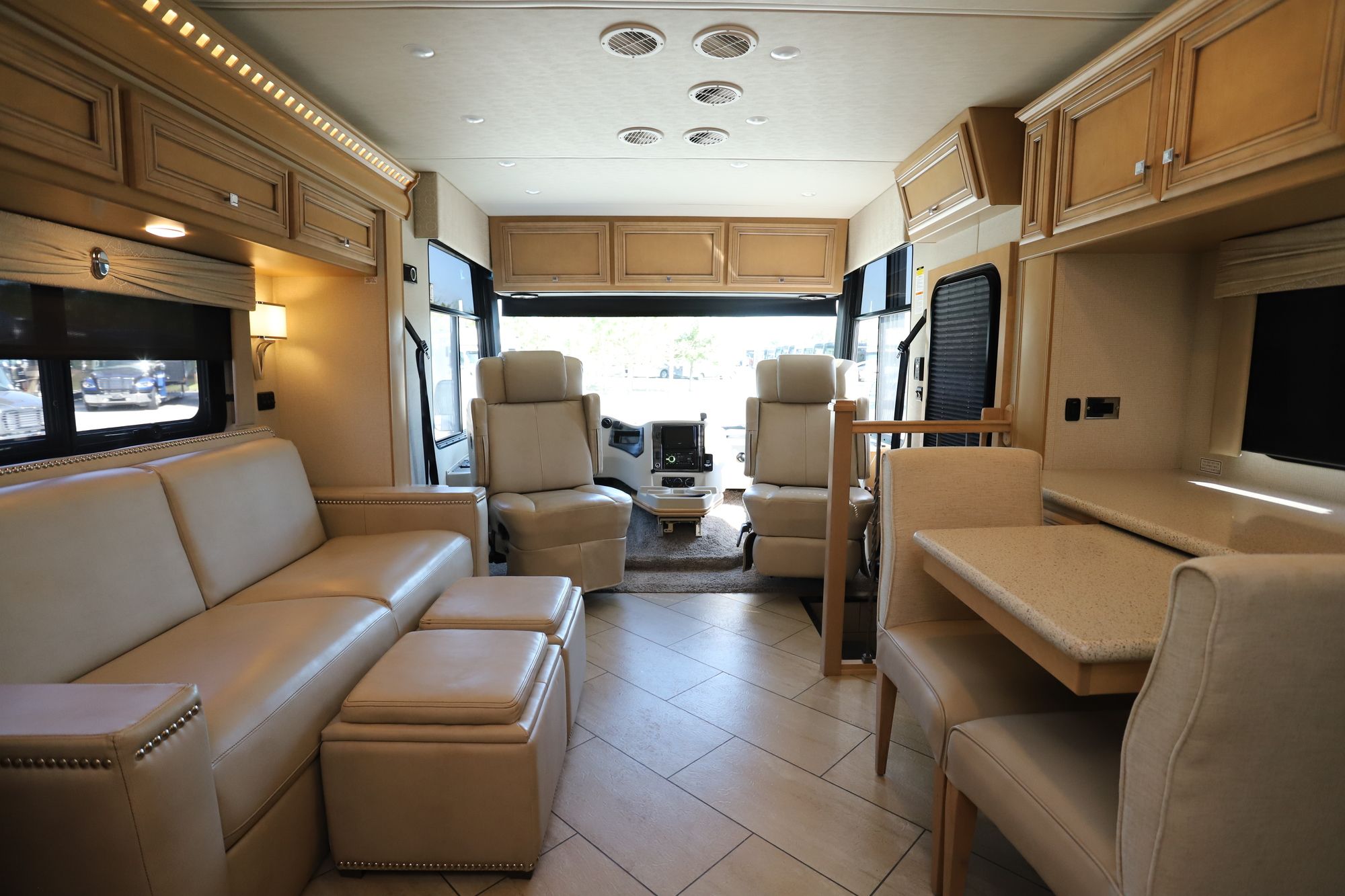 Used 2019 Newmar Bay Star 3226 Class A  For Sale