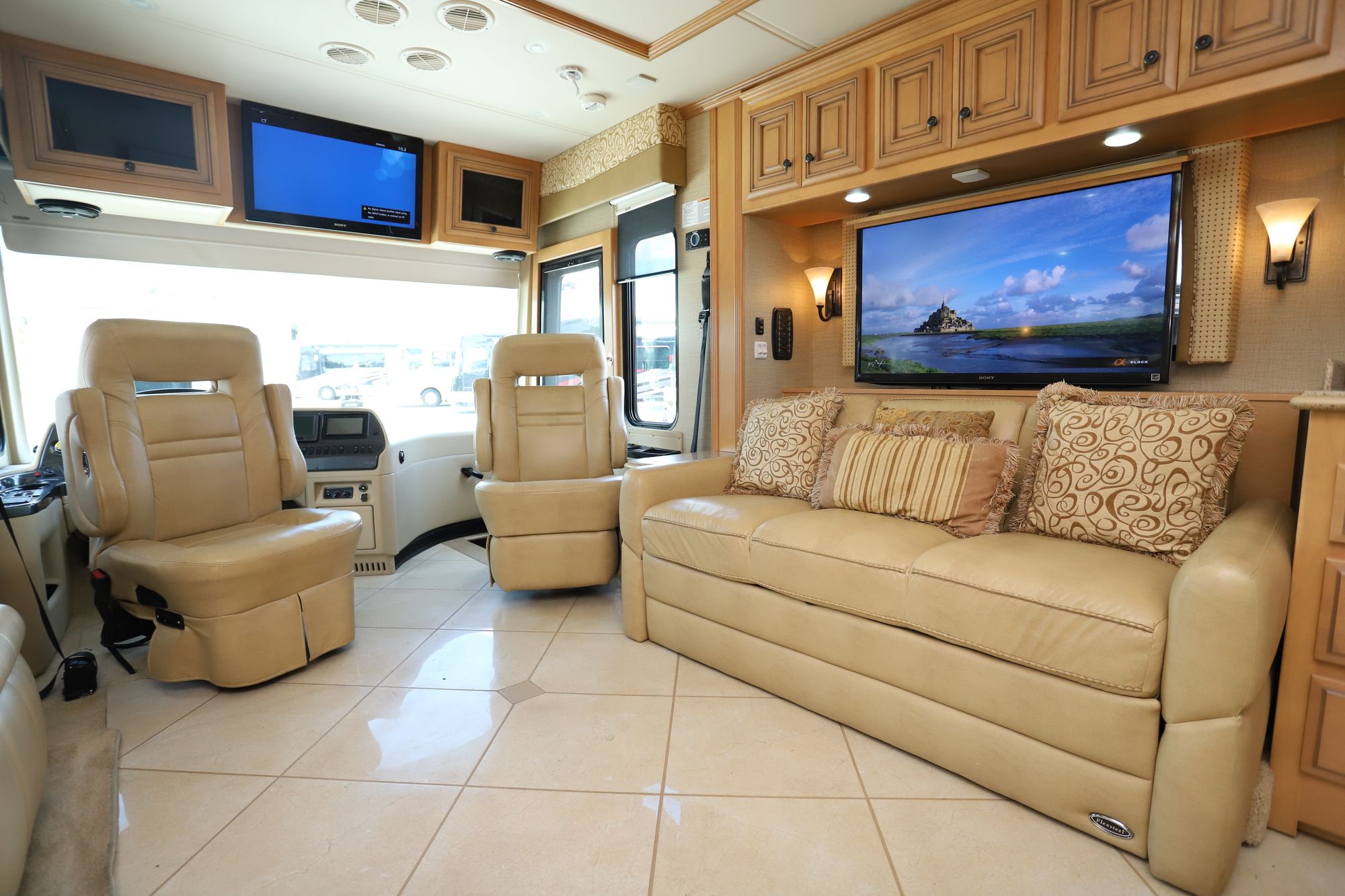 Used 2013 Newmar Dutch Star 4347 Class A  For Sale