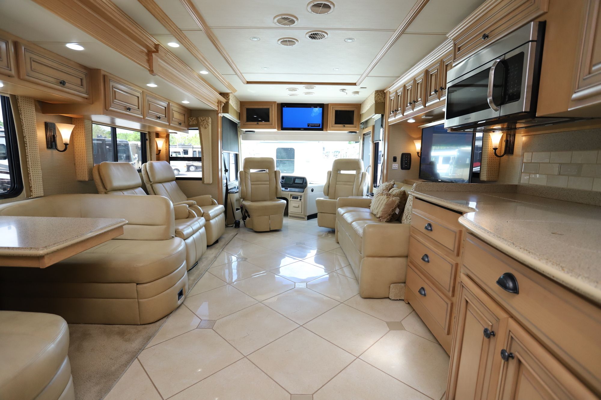 Used 2013 Newmar Dutch Star 4347 Class A  For Sale