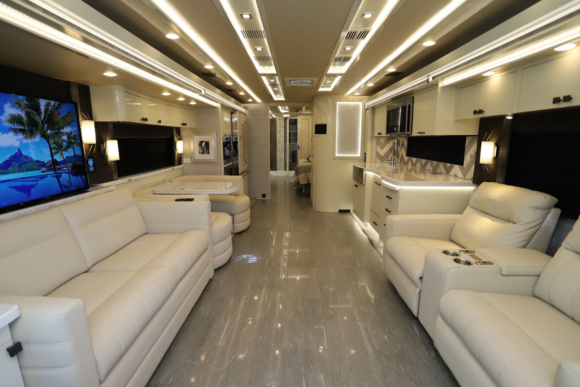 New 2020 Tiffin Motor Homes Zephyr 45PZ Class A  For Sale