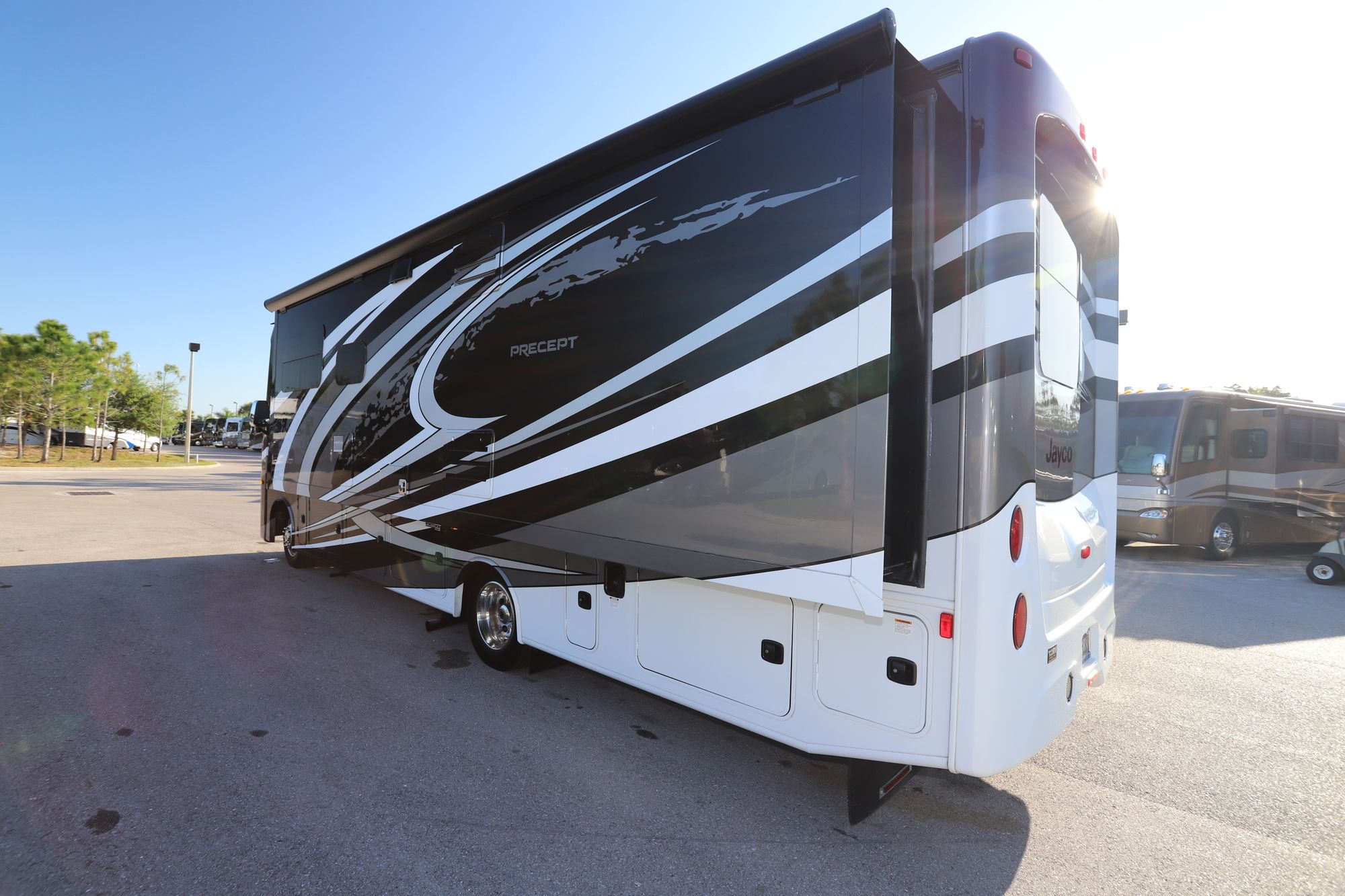 Used 2020 Jayco Precept 29V Class A  For Sale