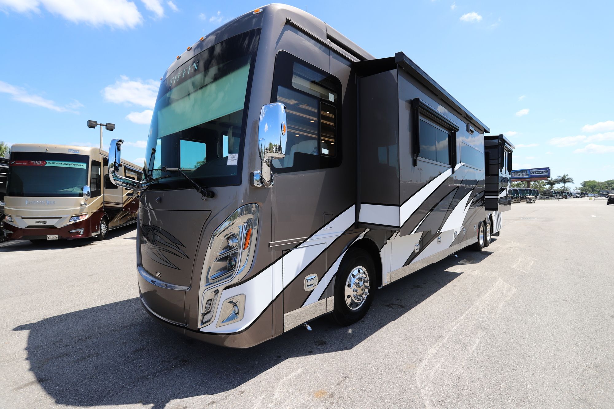 New 2020 Tiffin Motor Homes Zephyr 45PZ Class A  For Sale