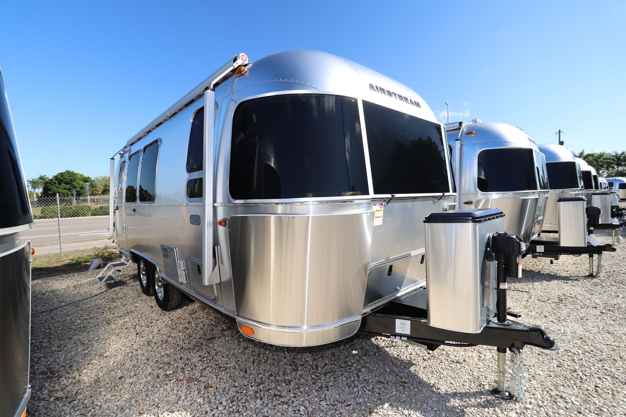 New 2020 Airstream Globetrotter 23FB Travel Trailer  For Sale